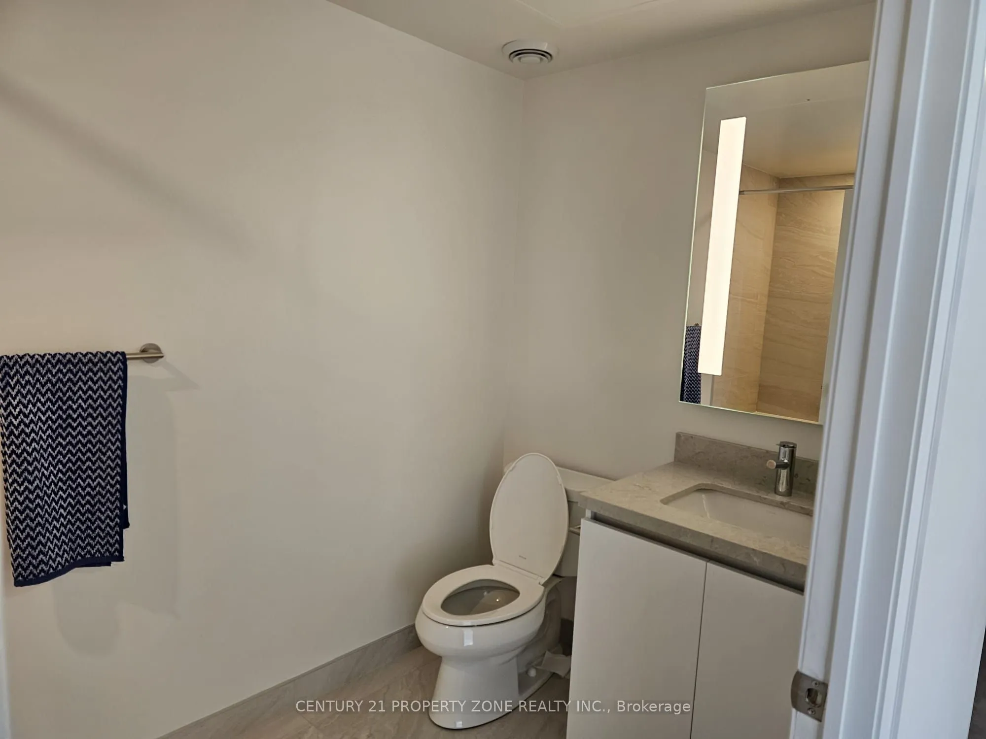4015 The Exchange W, #2106