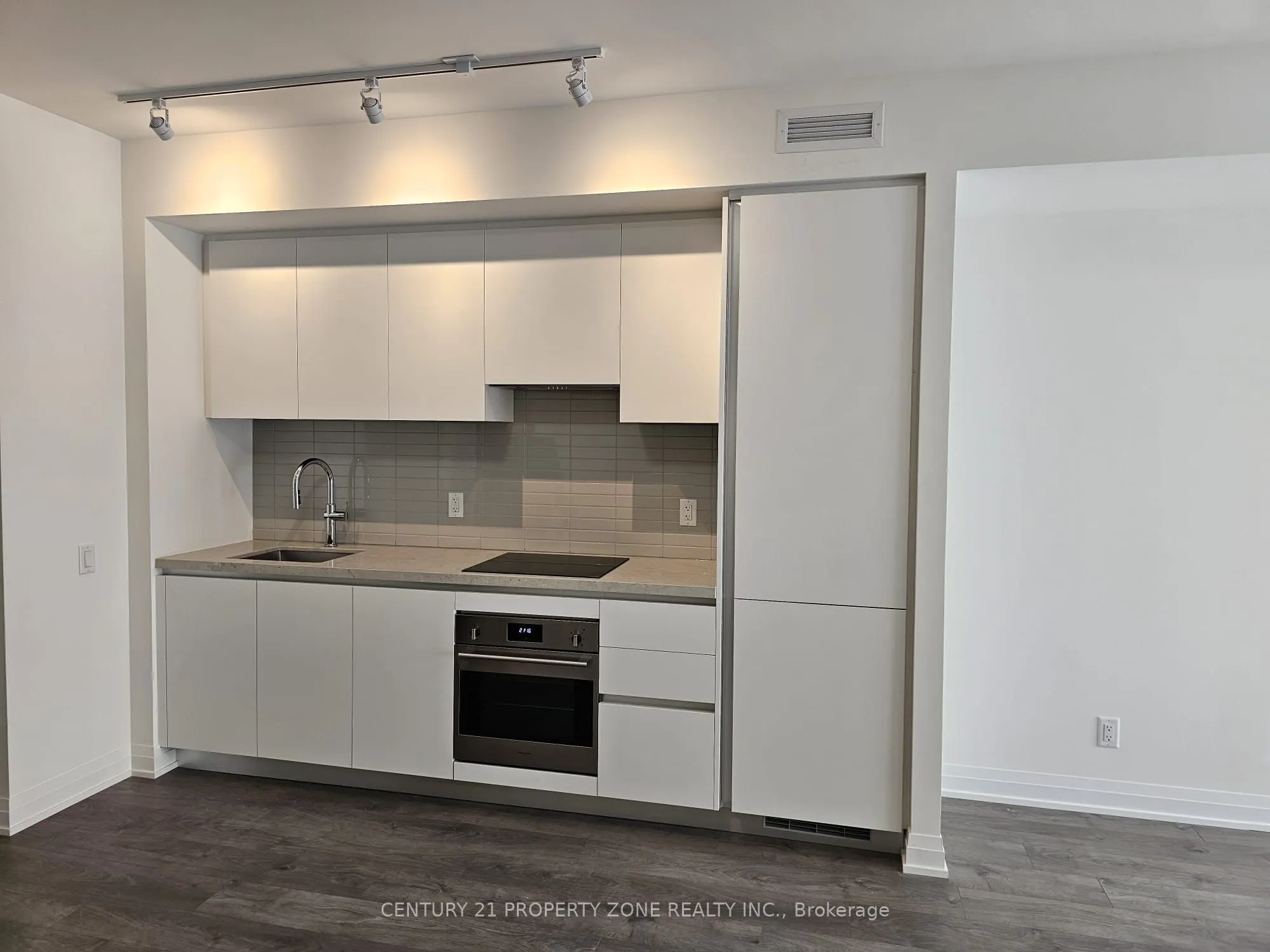 4015 The Exchange W, #2106