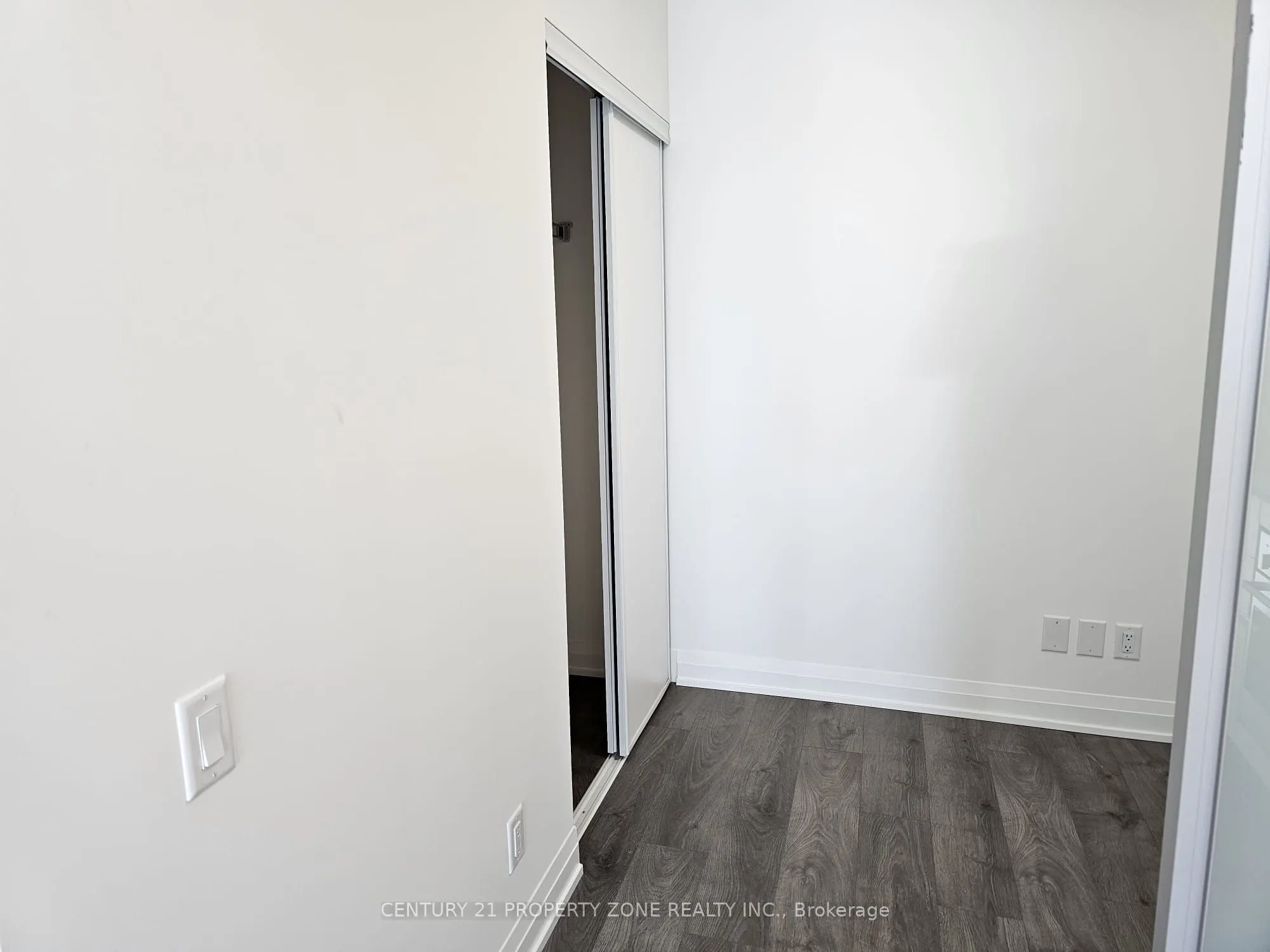 4015 The Exchange W, #2106