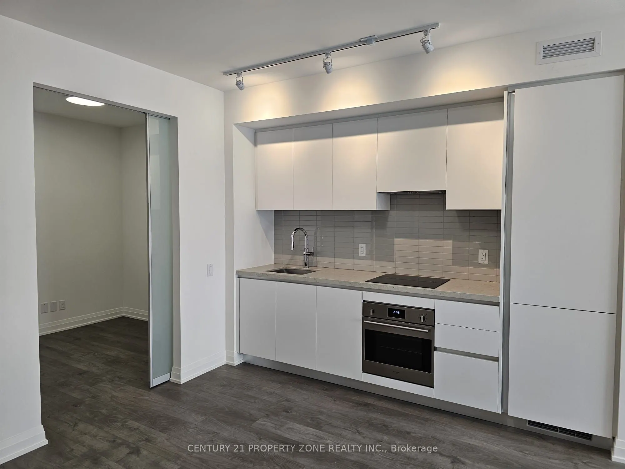 4015 The Exchange W, #2106