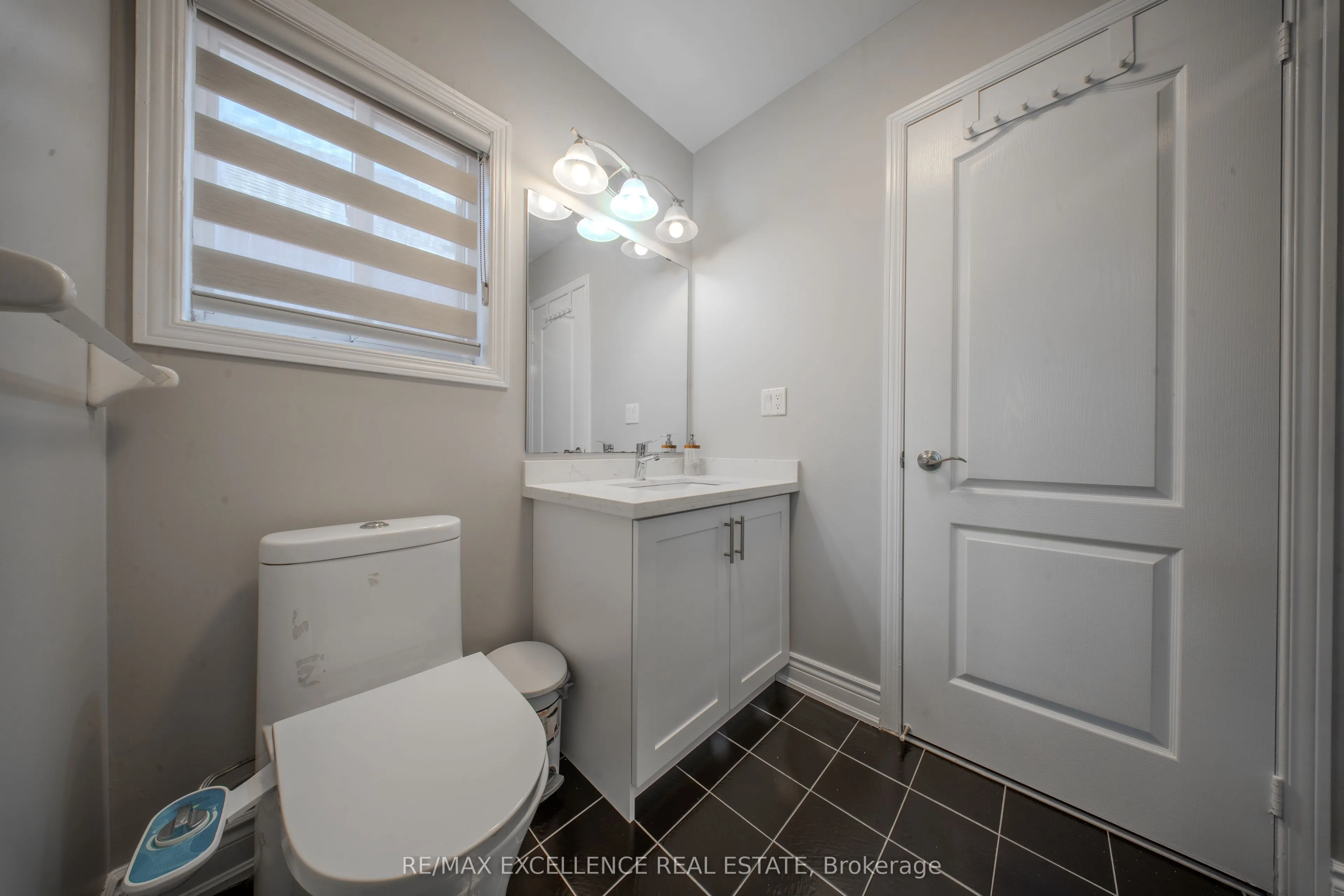 111 River Rock Crescent
