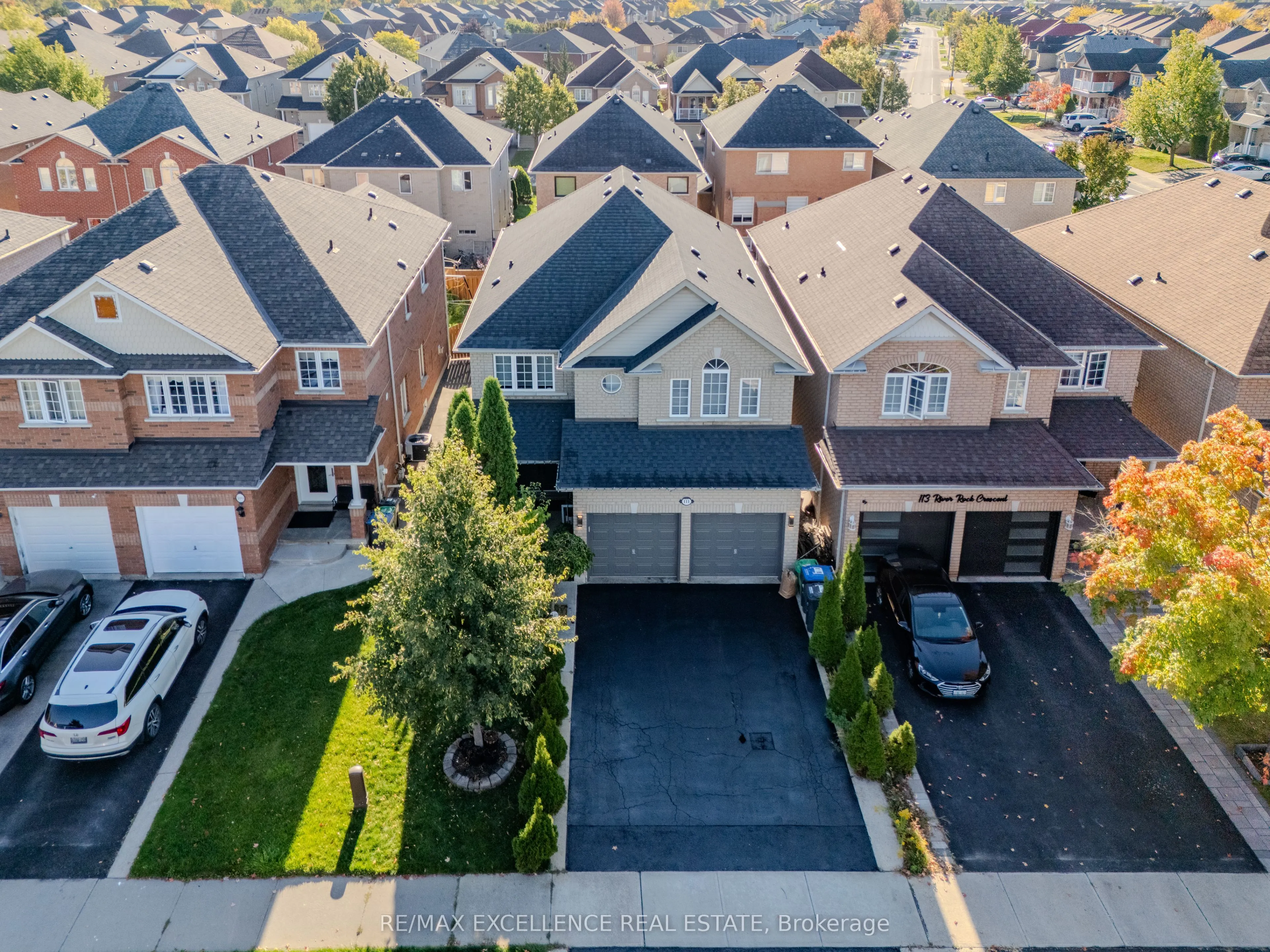 111 River Rock Crescent