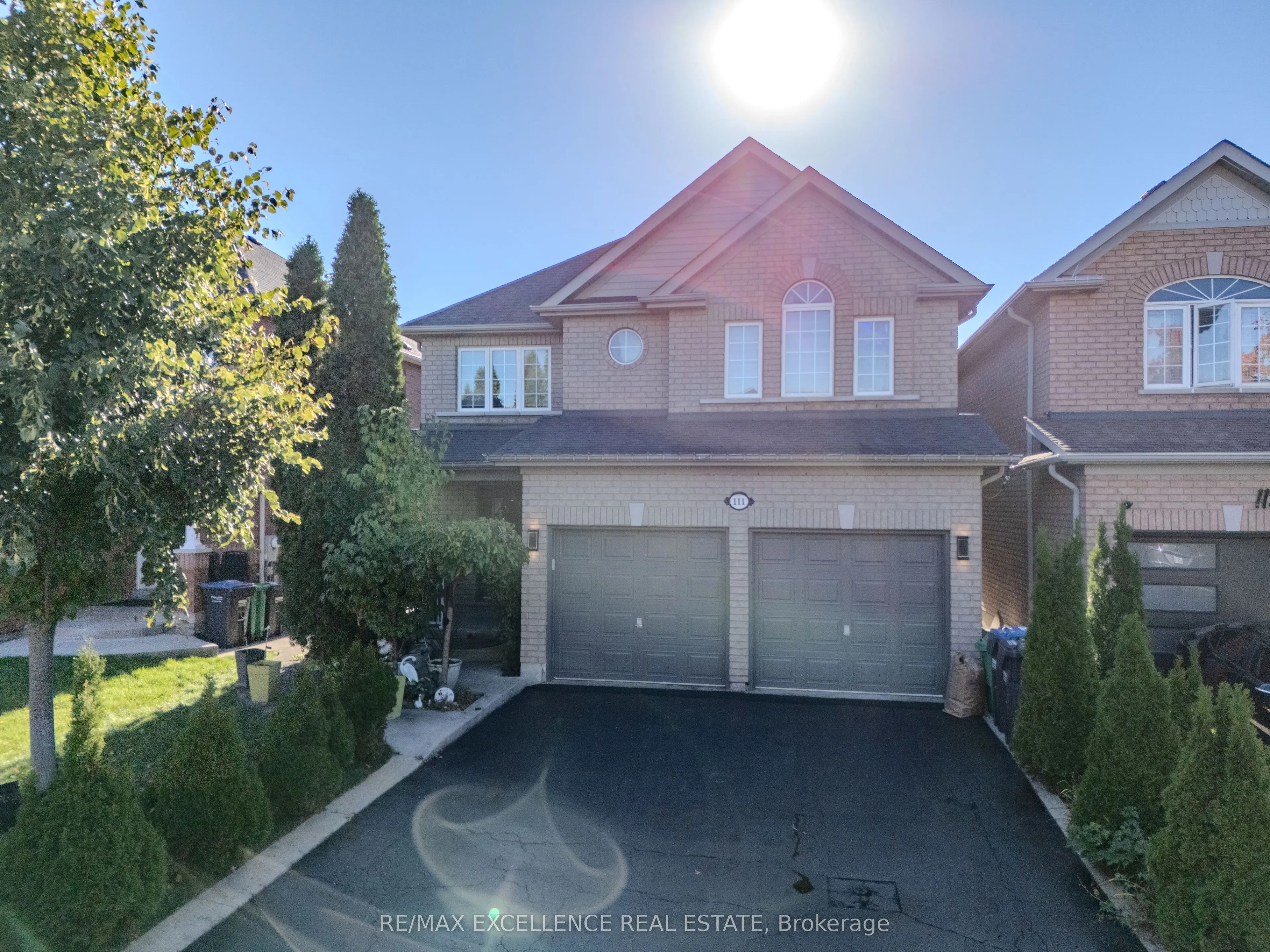 111 River Rock Crescent