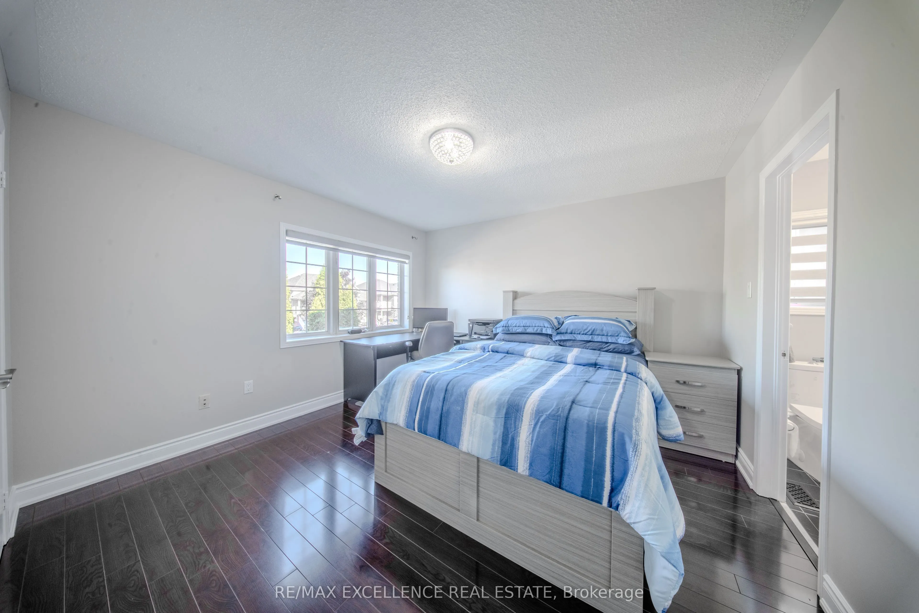 111 River Rock Crescent