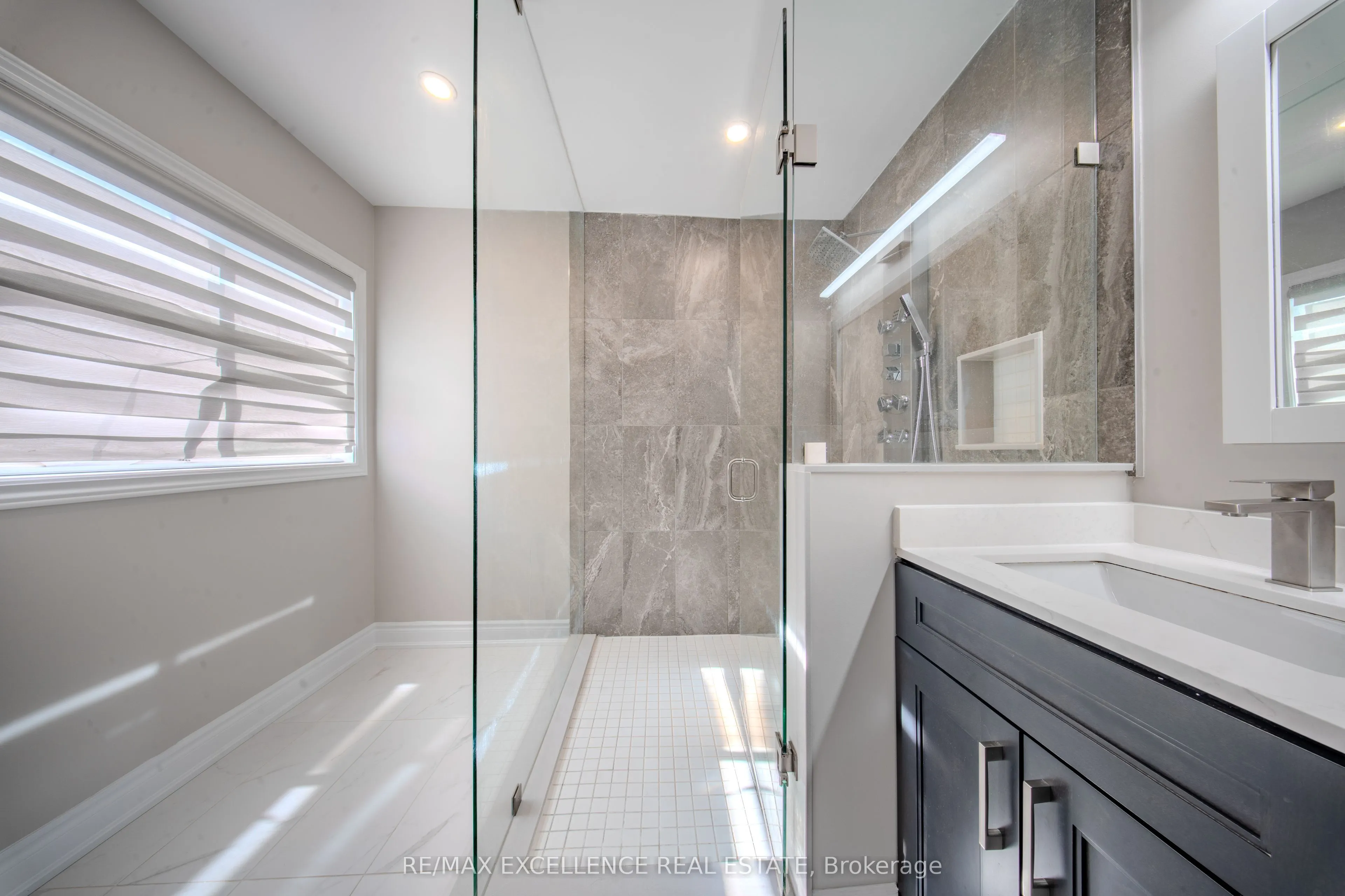111 River Rock Crescent