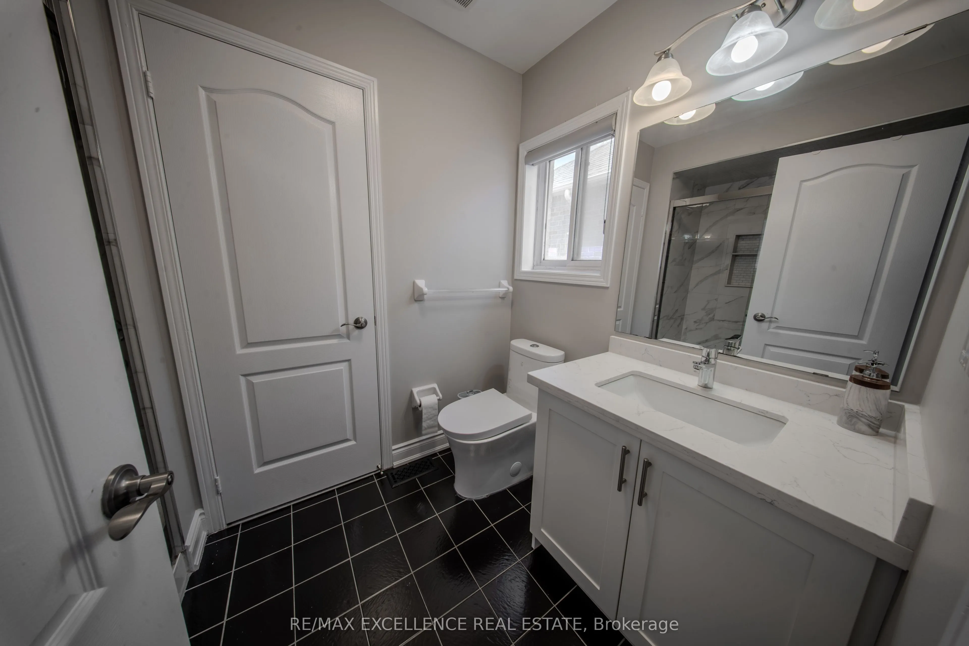 111 River Rock Crescent