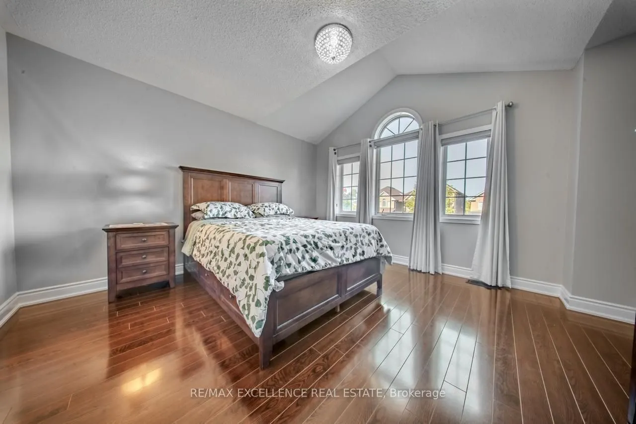 111 River Rock Crescent