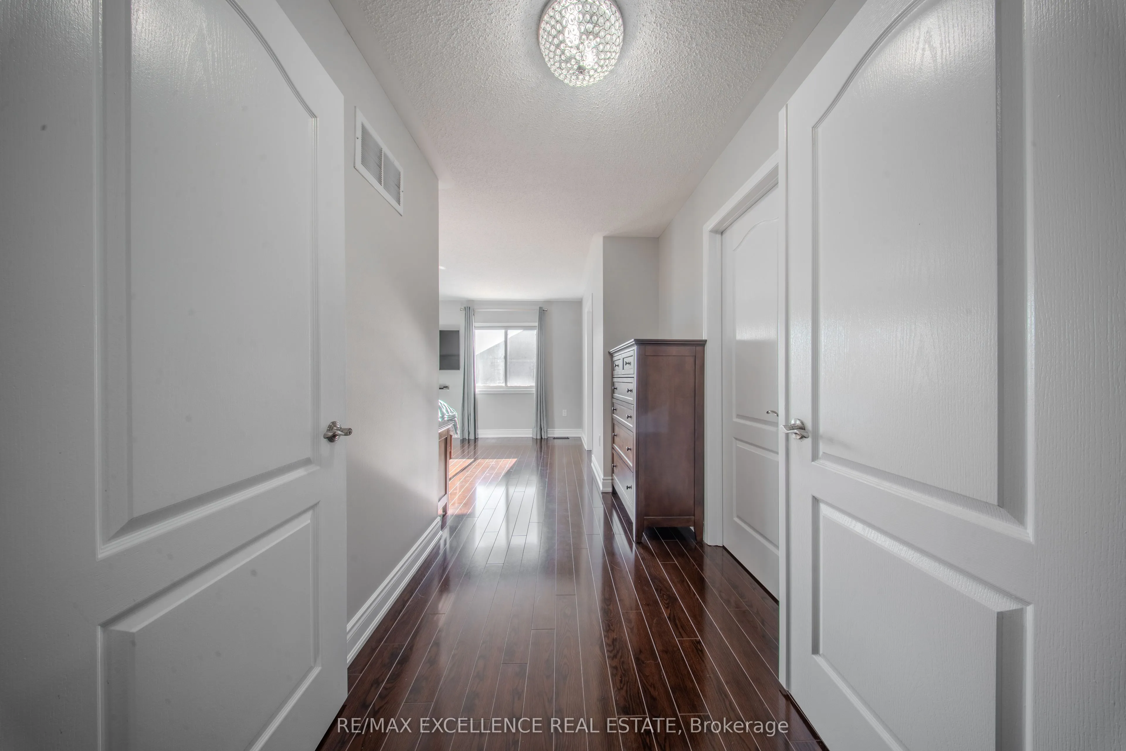 111 River Rock Crescent