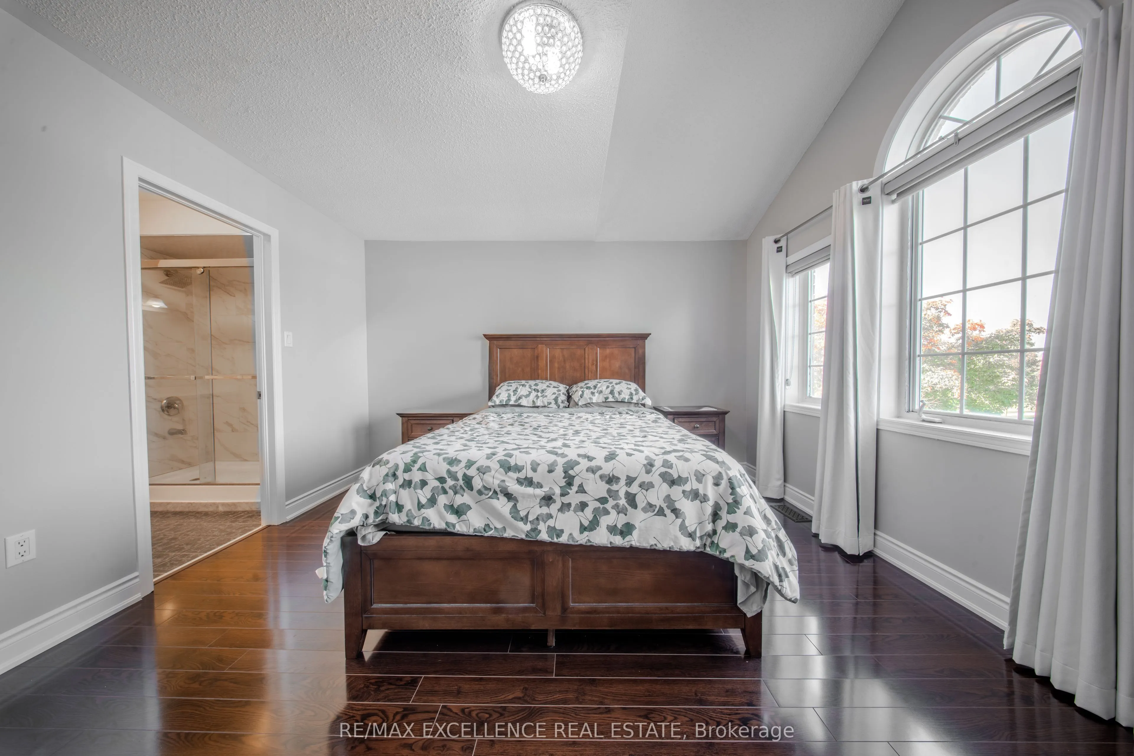111 River Rock Crescent