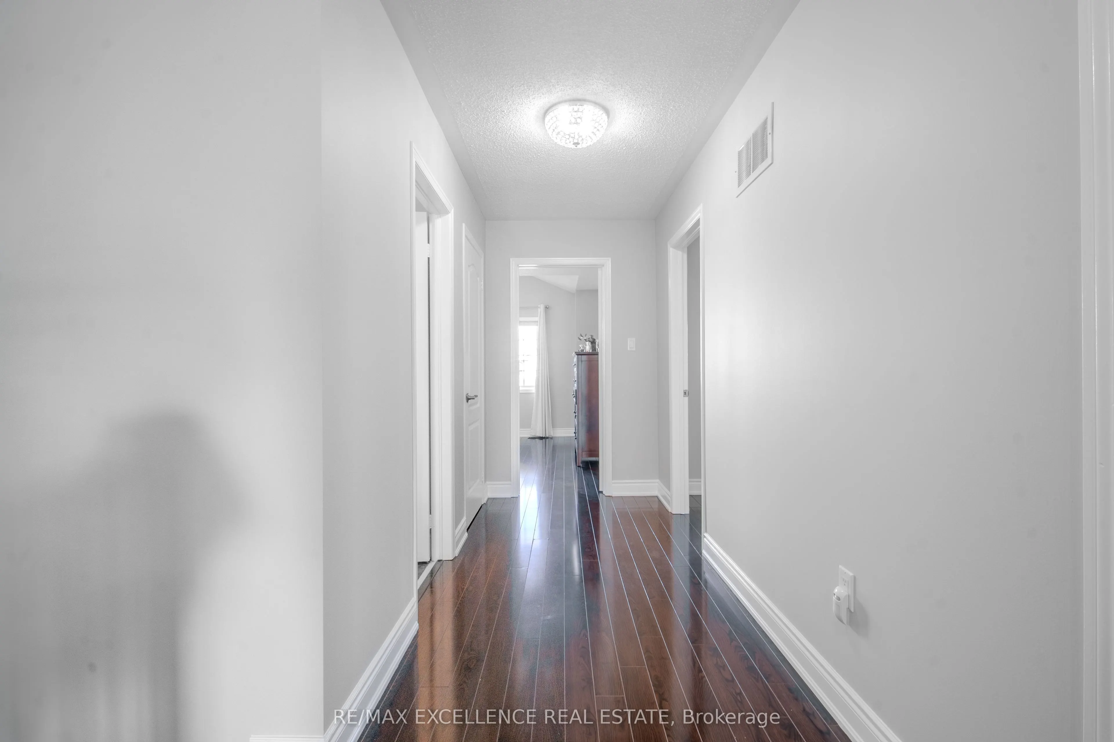 111 River Rock Crescent