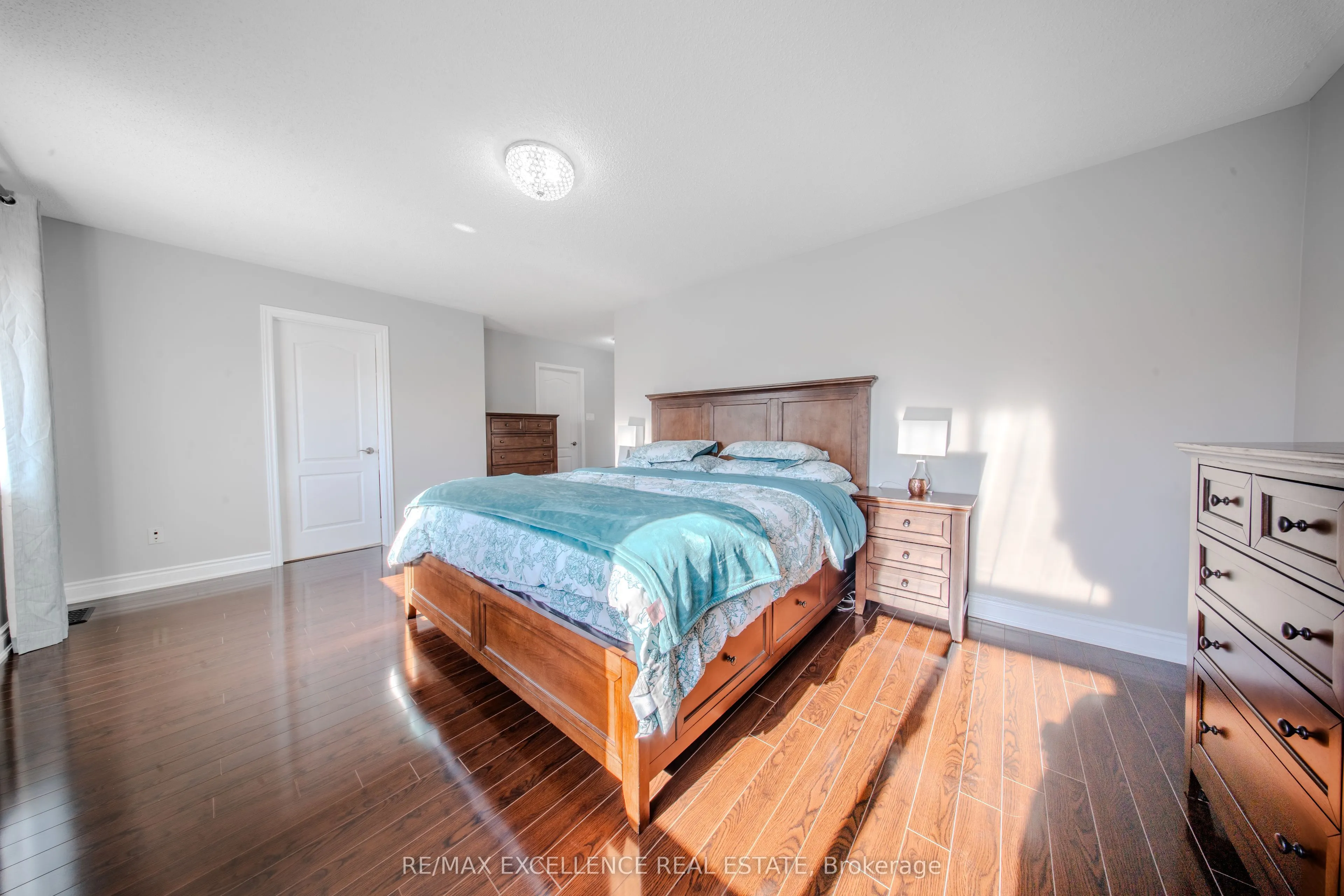 111 River Rock Crescent