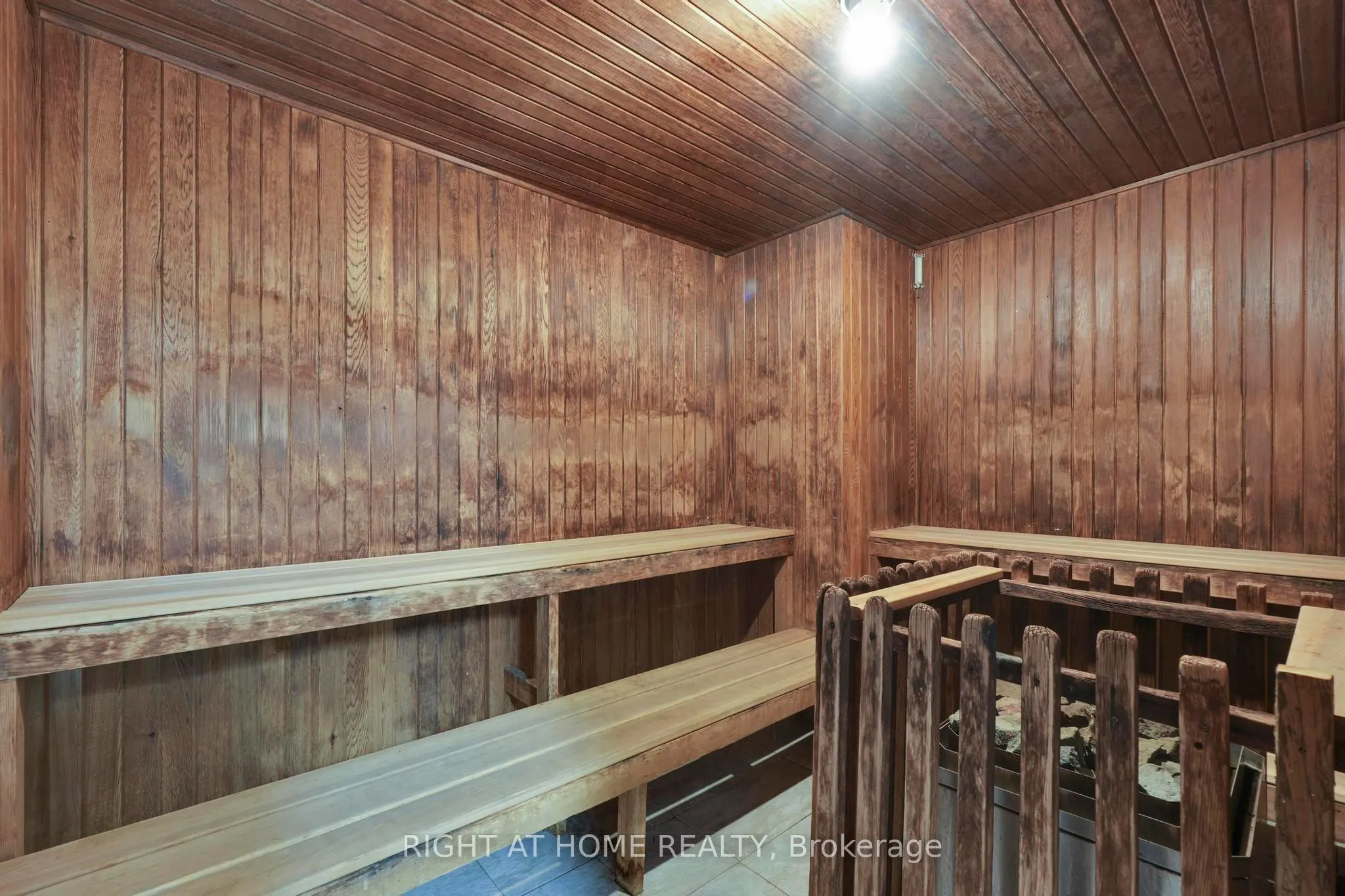 3650 Kaneff Crescent, #205