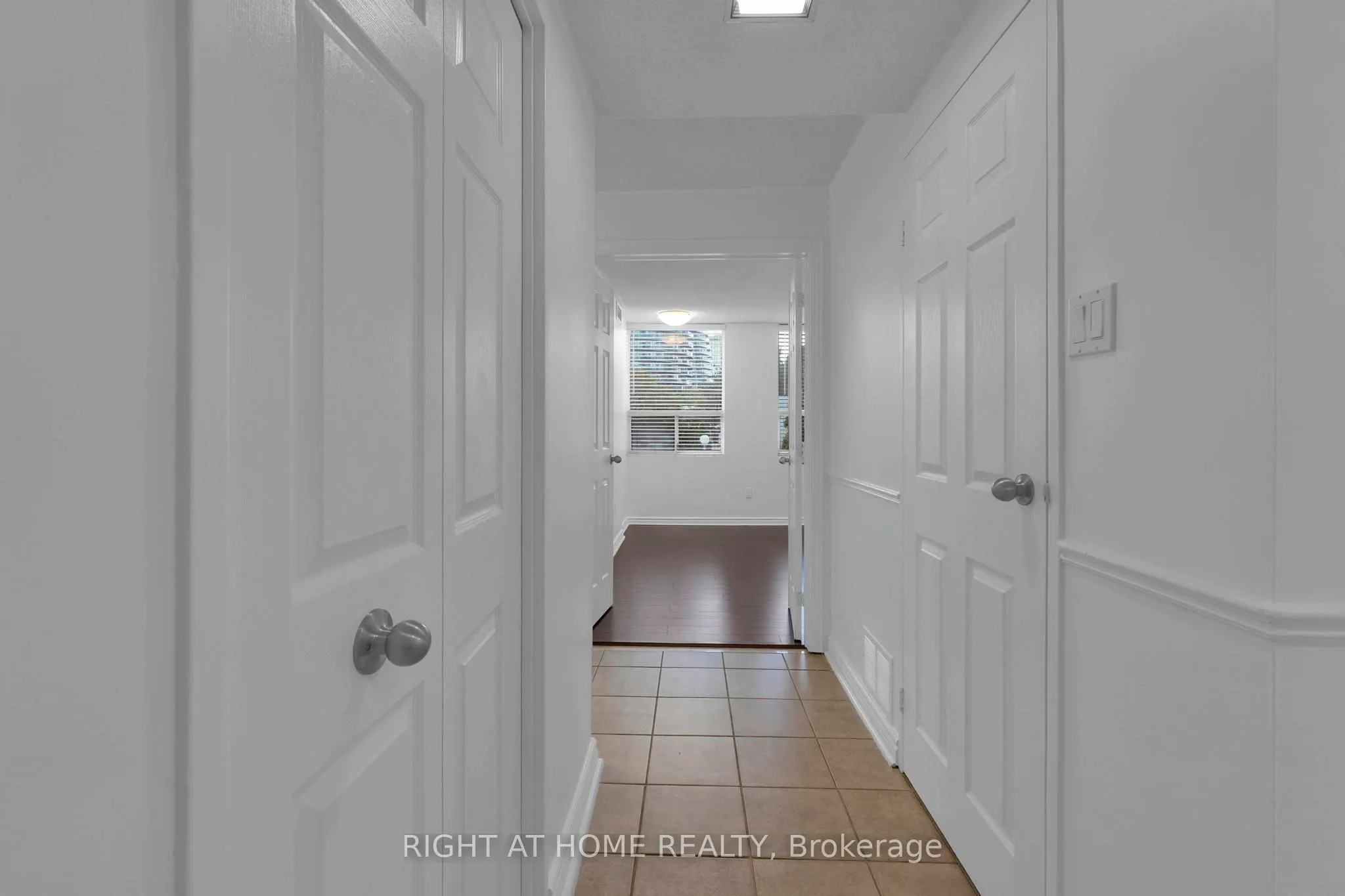 3650 Kaneff Crescent, #205