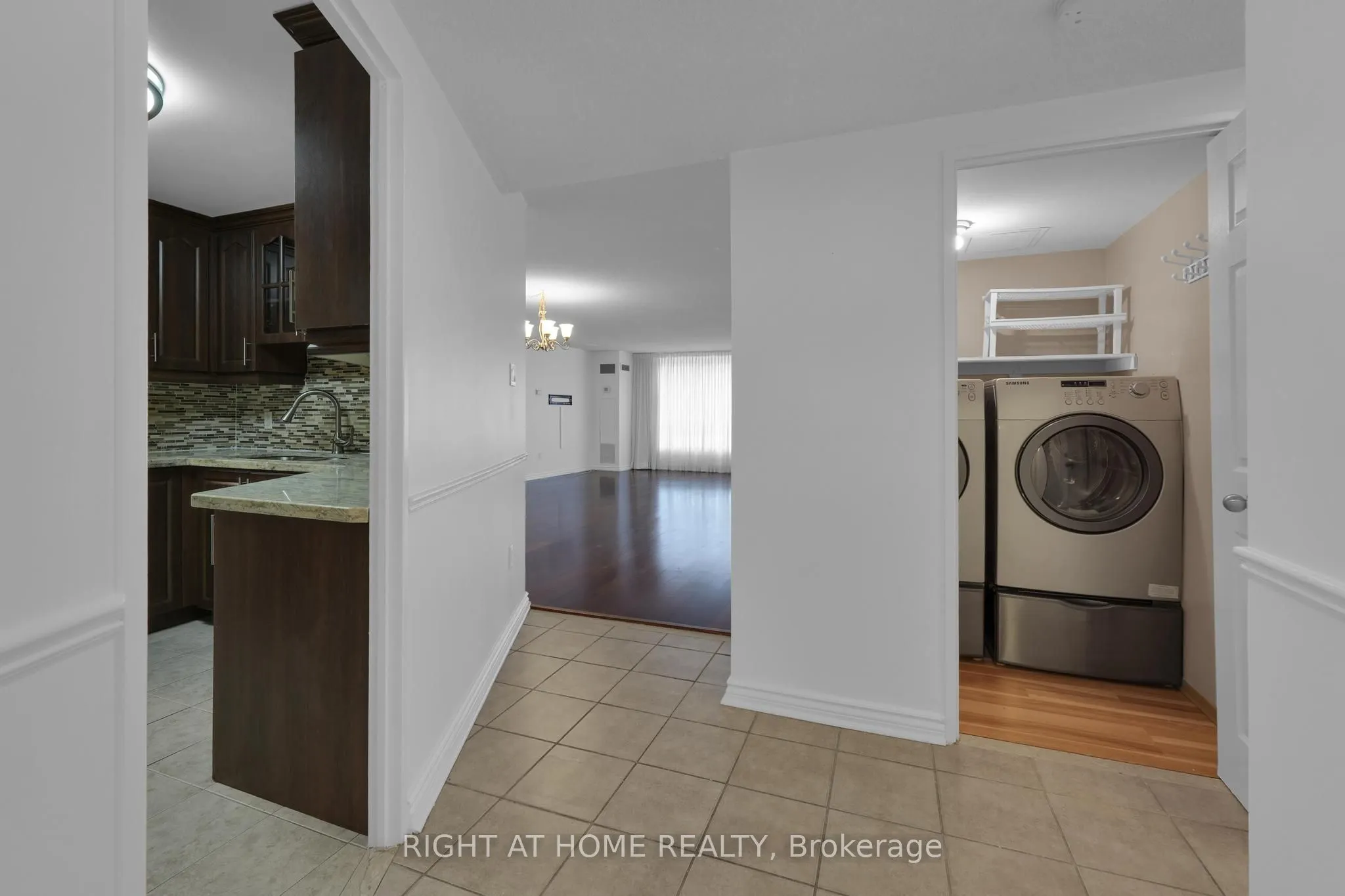 3650 Kaneff Crescent, #205