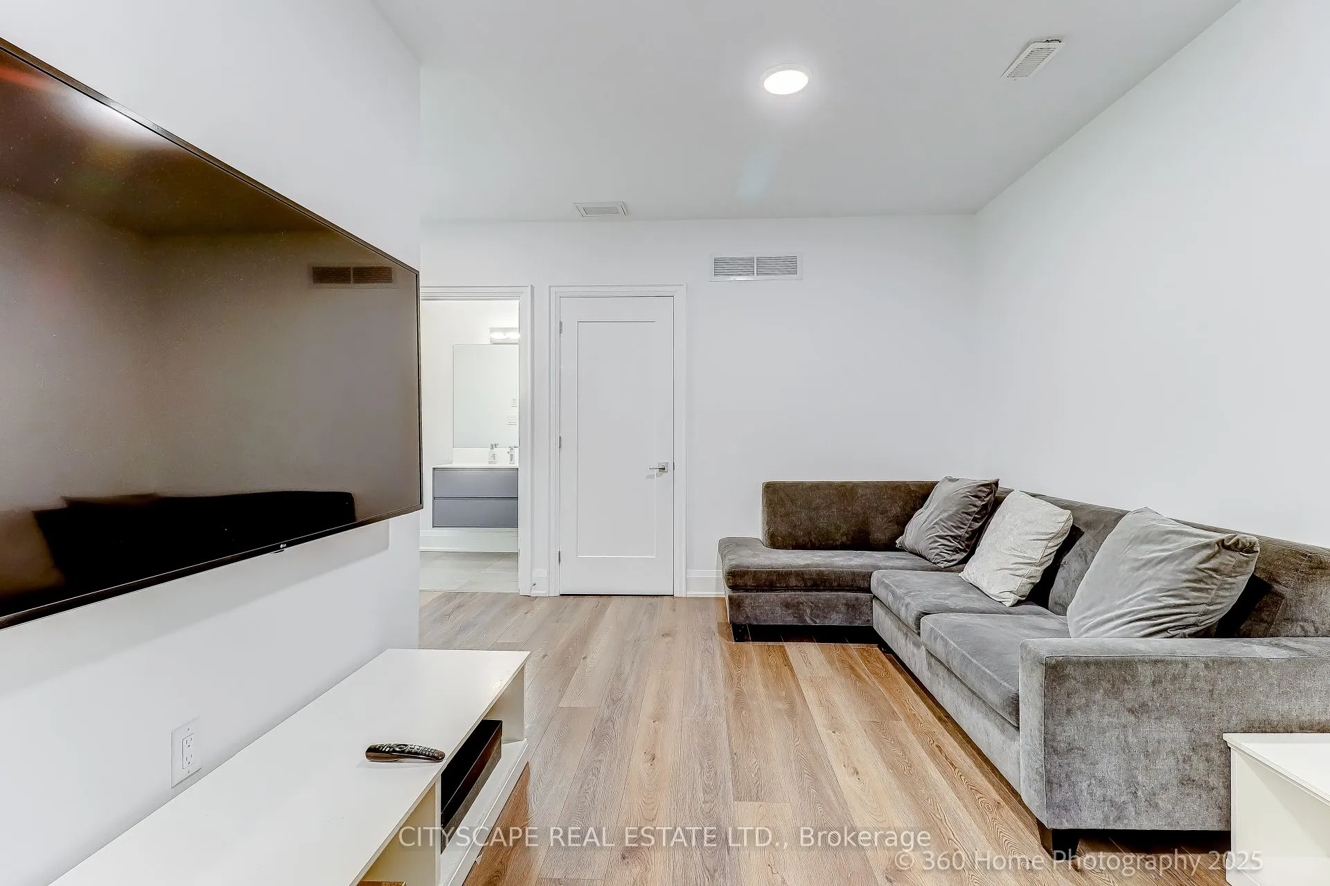 119 High Street W, #119