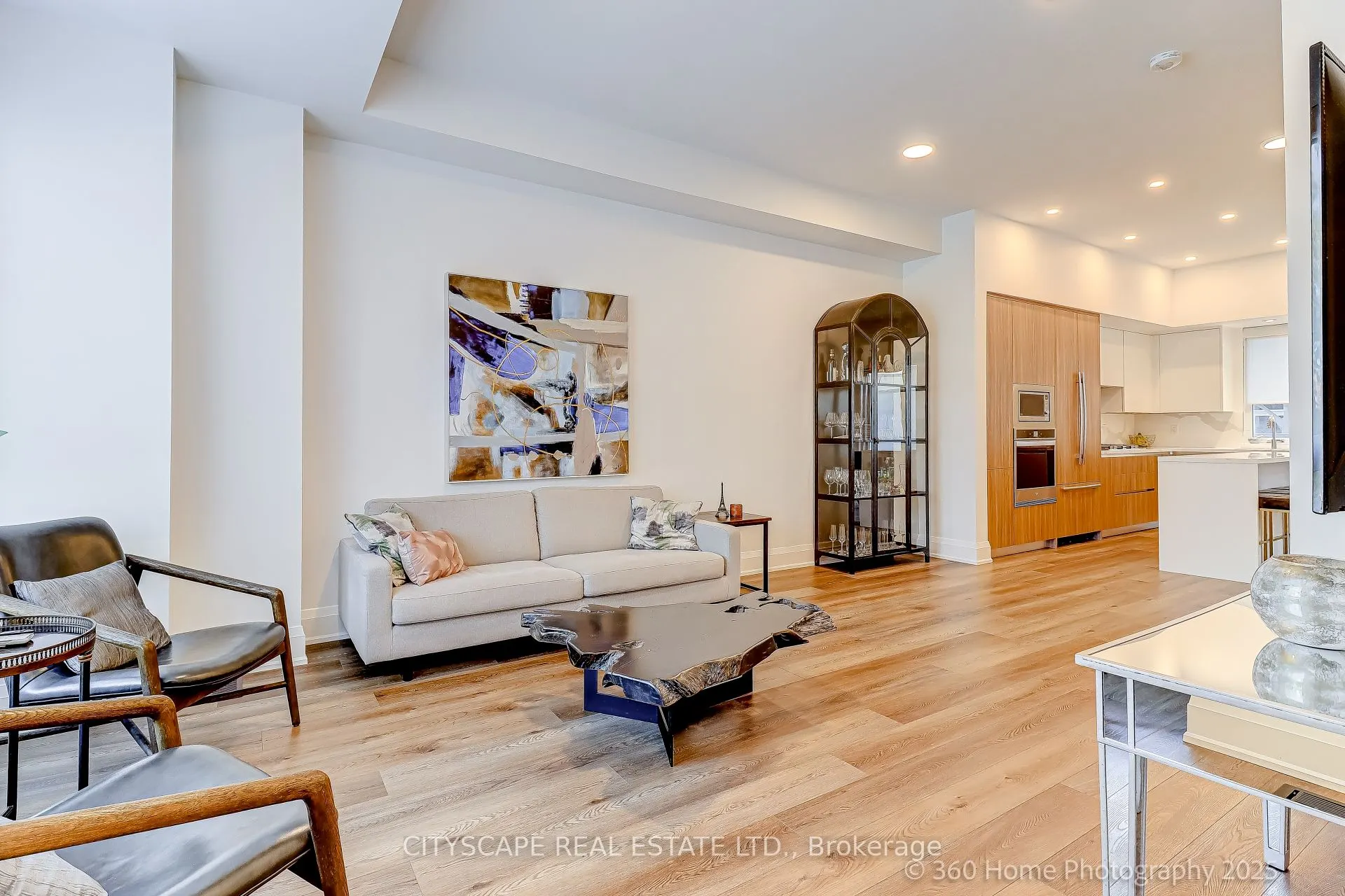 119 High Street W, #119