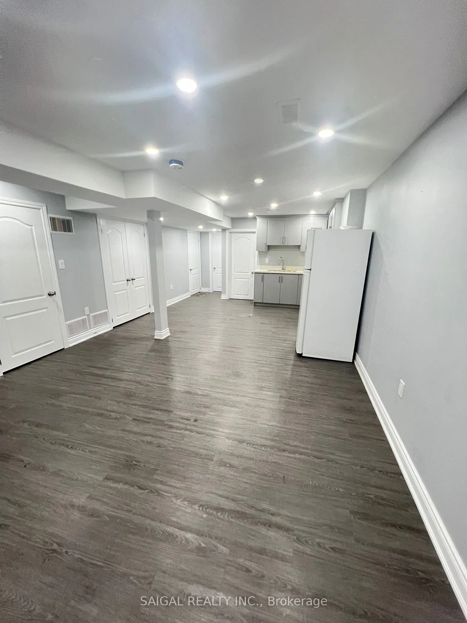 86 Queen Mary Drive