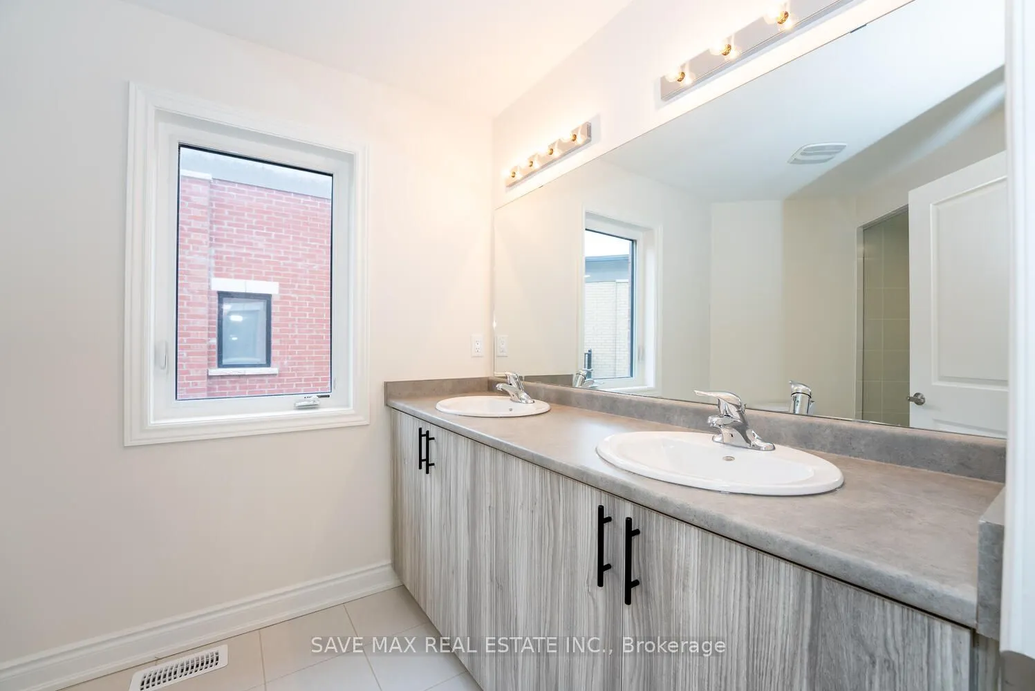 3299 Sixth Line, #2