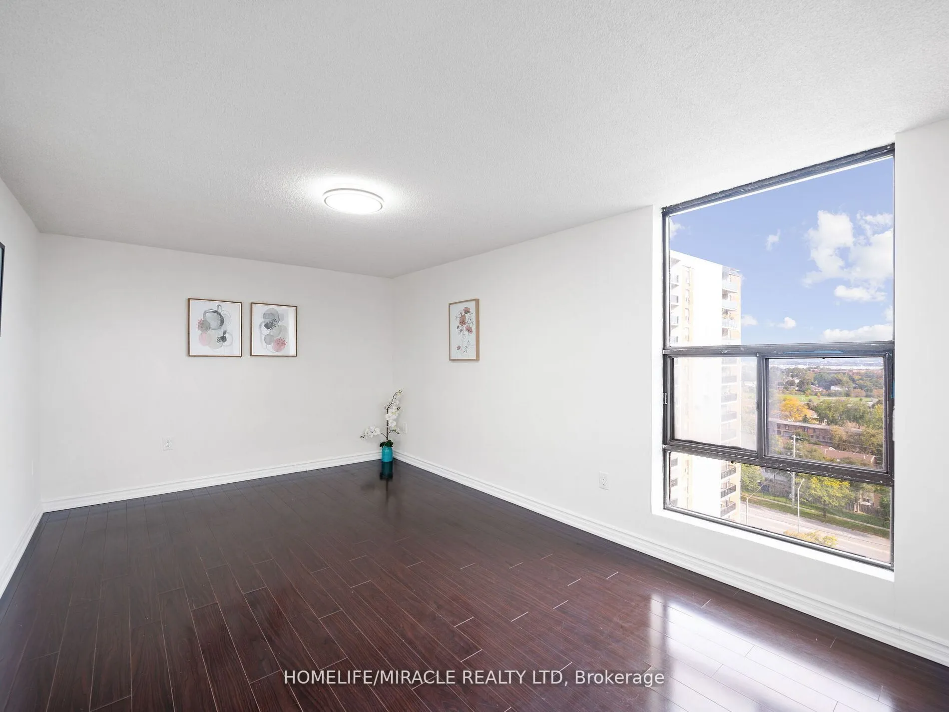 4 Kings Cross Road, #1511