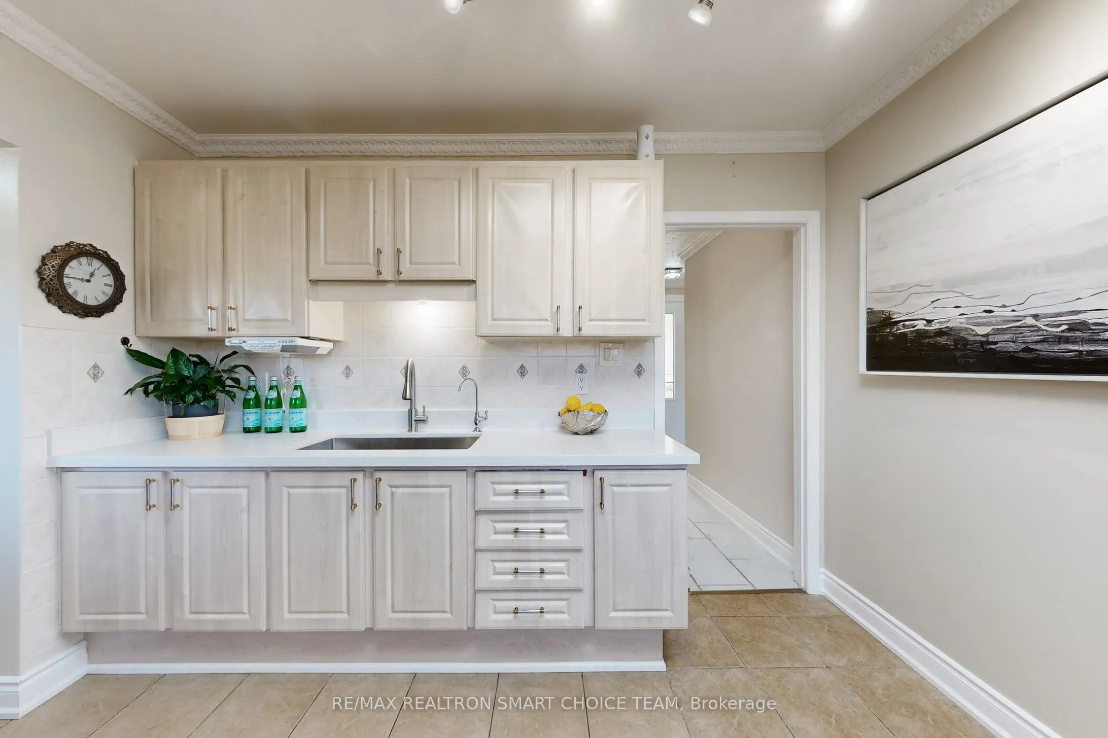 16 Frith Road