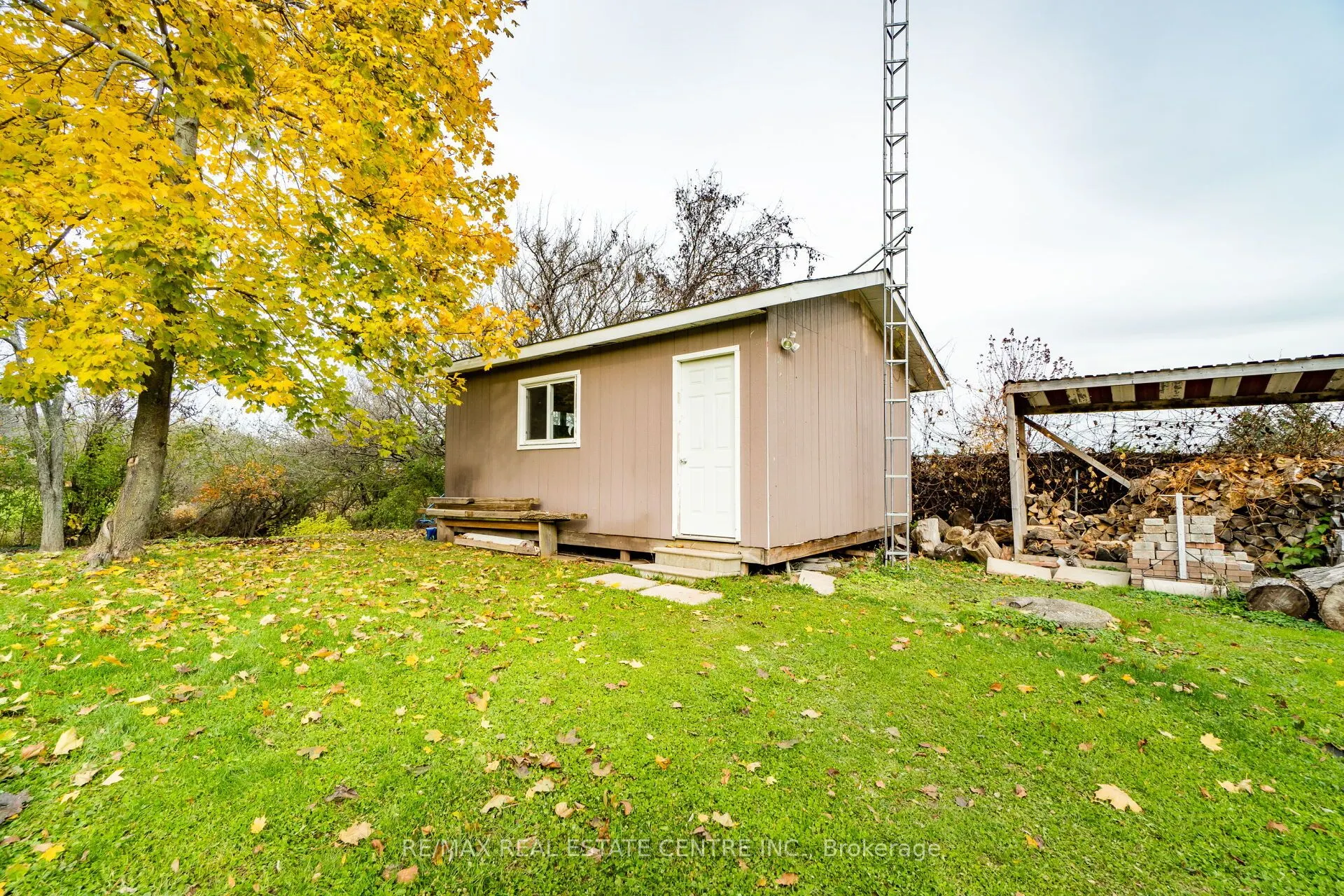 10845 15 Side Road