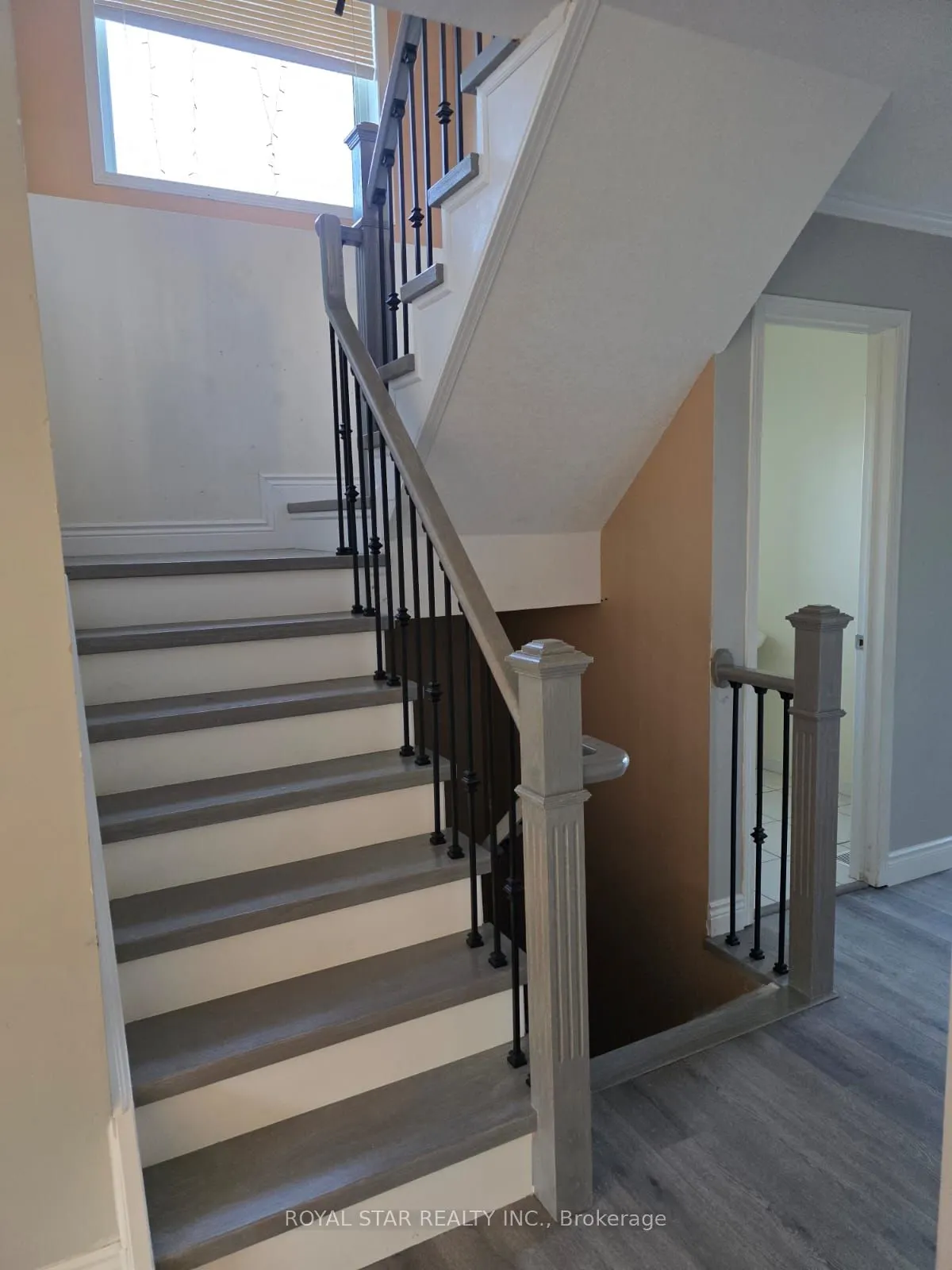 21 Biscayne Crescent
