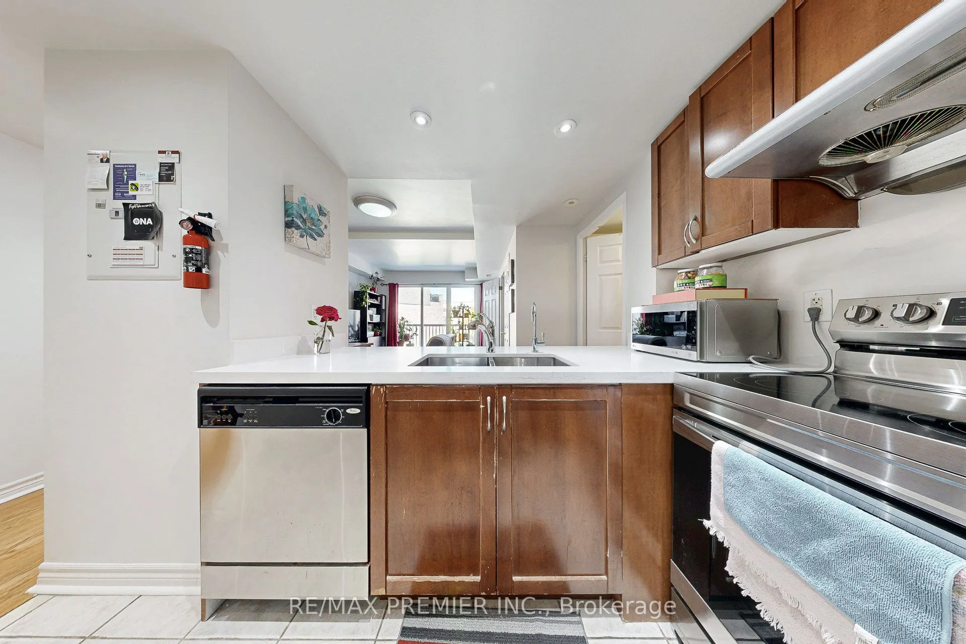 3033 Finch Avenue, #2046