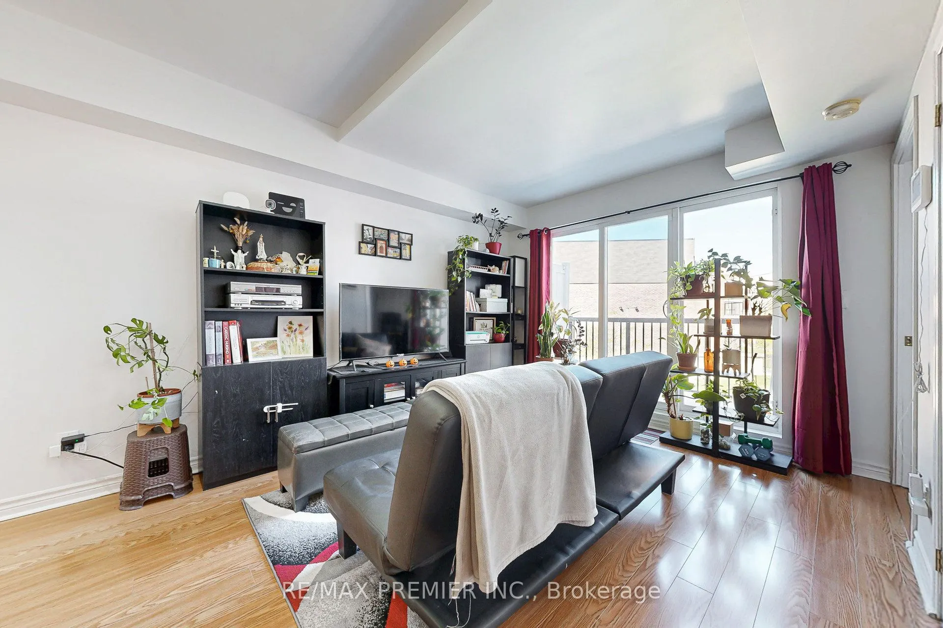 3033 Finch Avenue, #2046