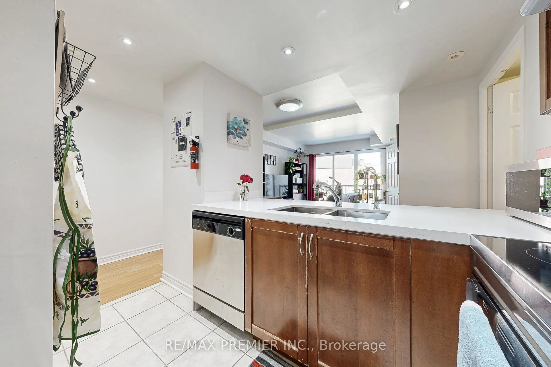 3033 Finch Avenue, #2046