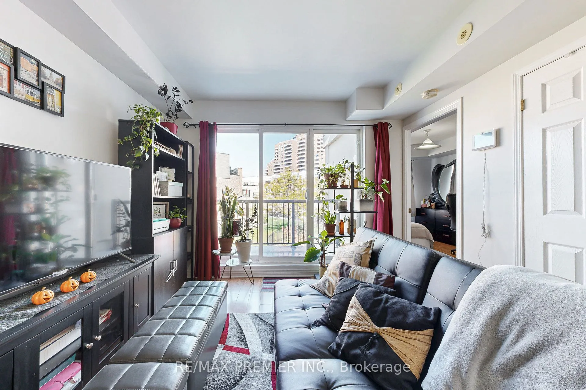 3033 Finch Avenue, #2046