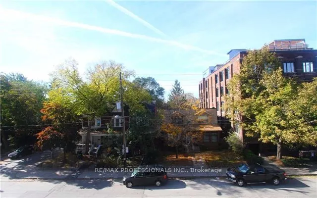383 Sorauren Avenue, #305