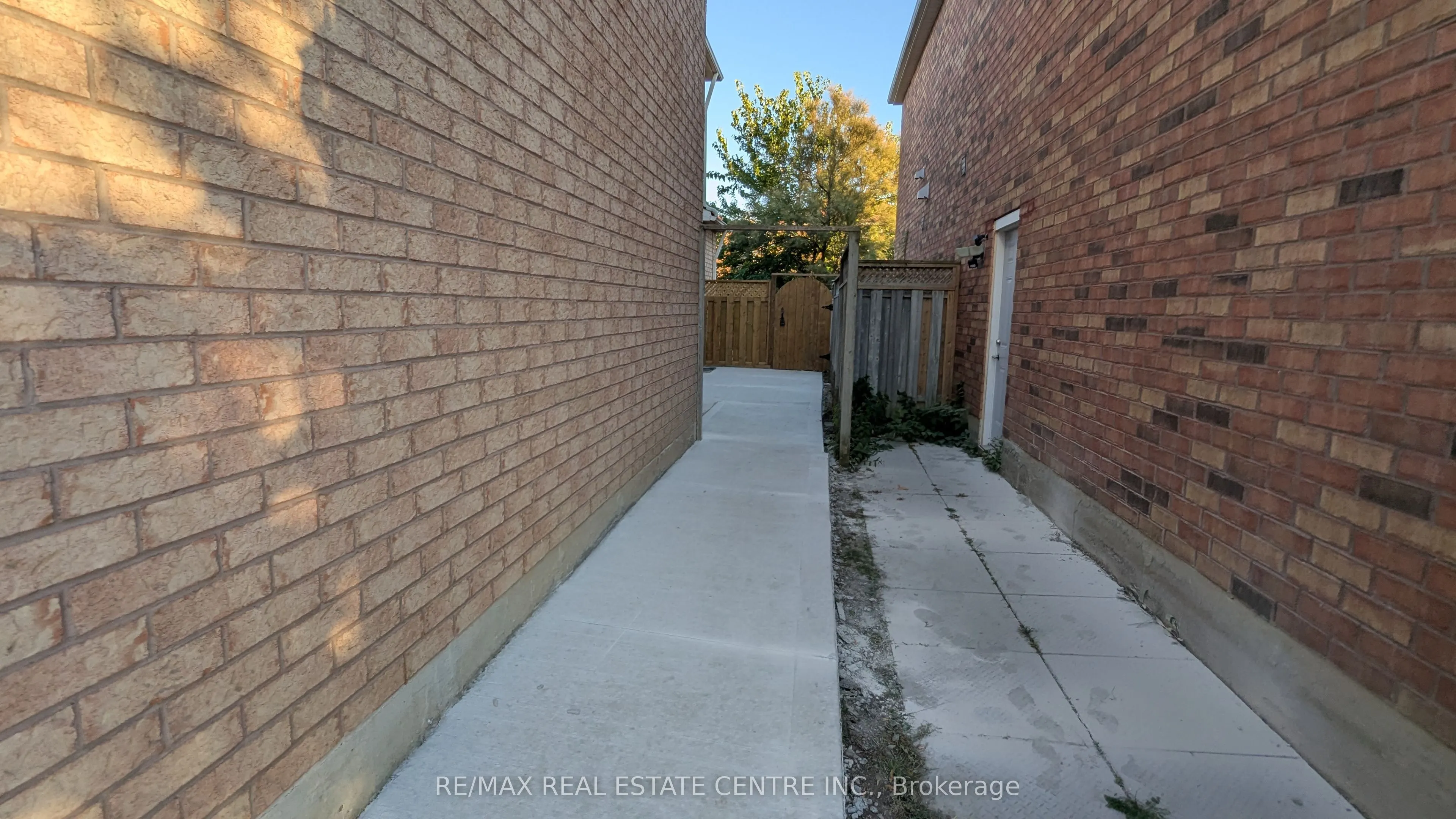 21 Summerdale Crescent, #Basement