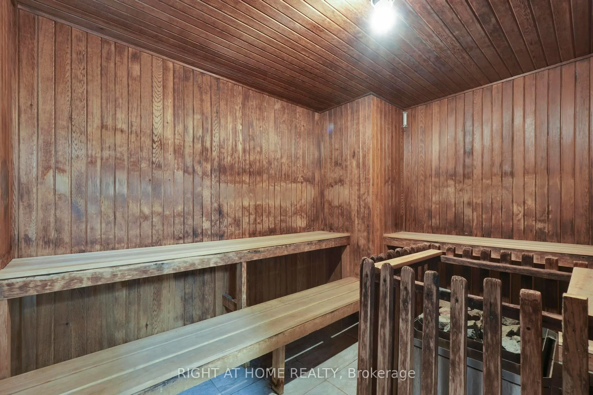 3650 Kaneff Crescent, #205
