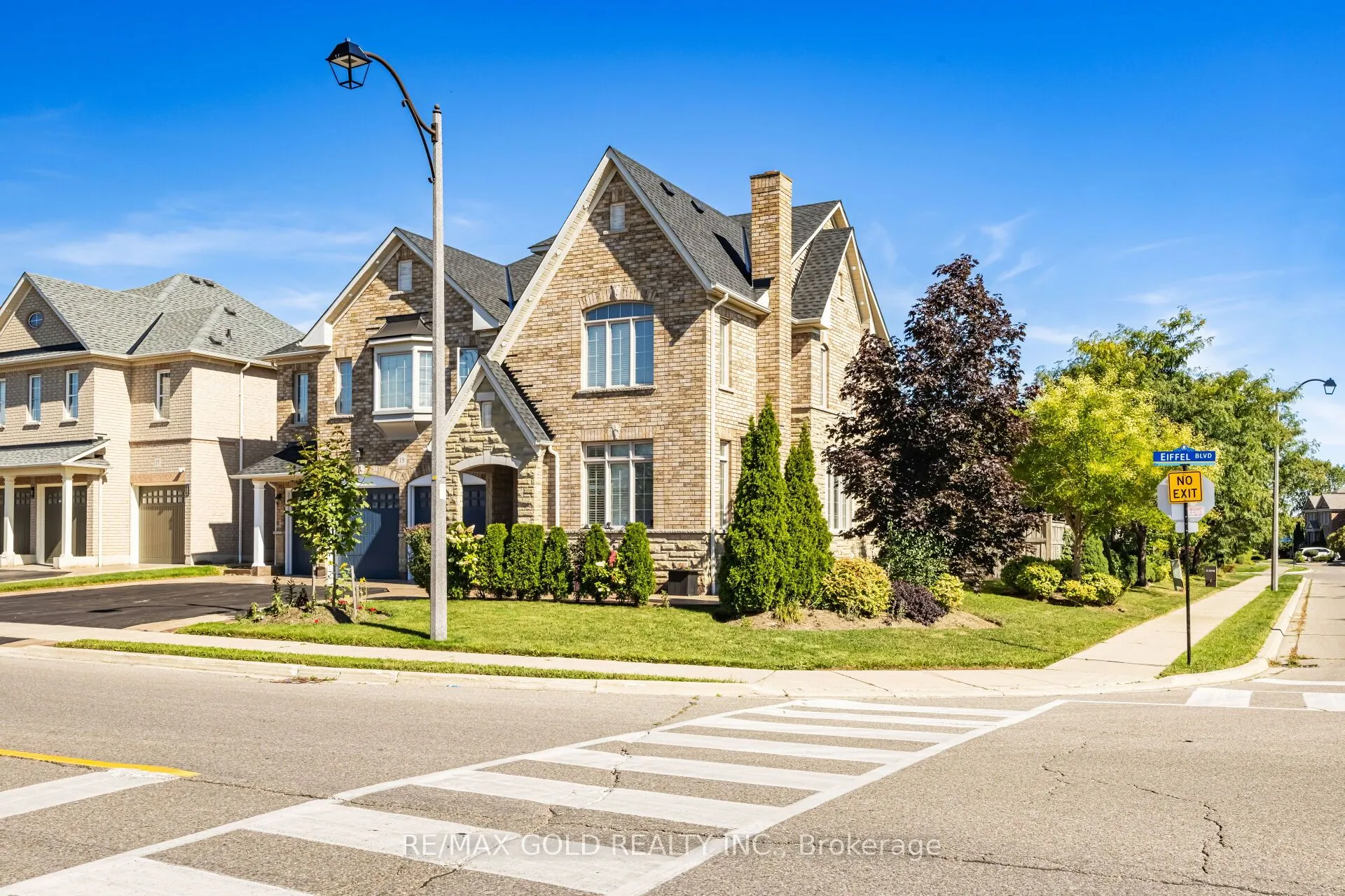 19 Eiffel Boulevard N