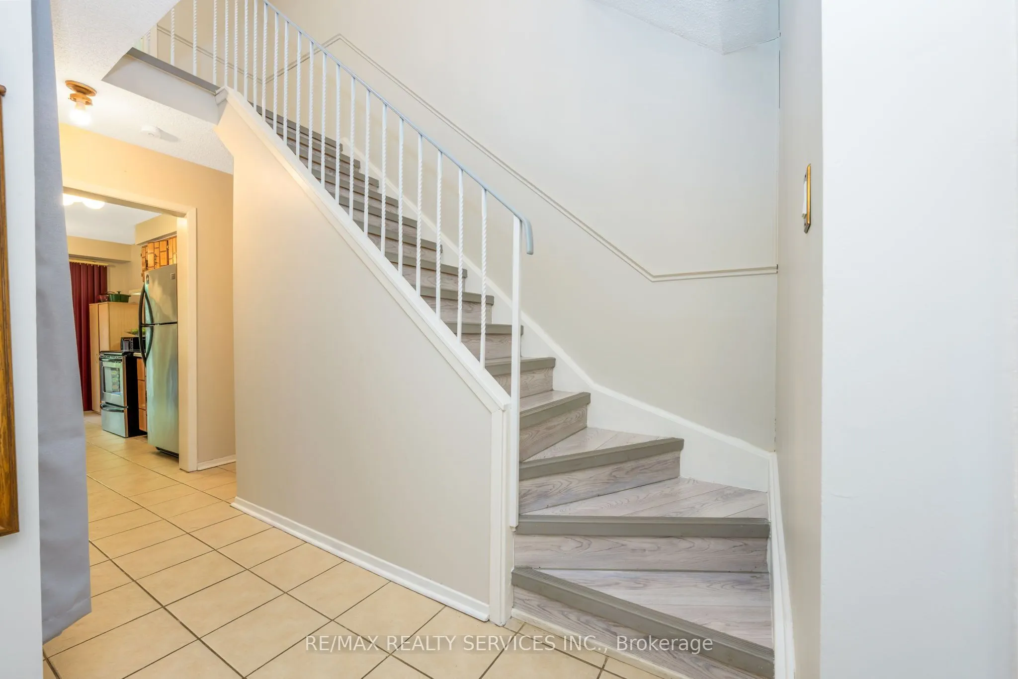 79 Royal Salisbury Way
