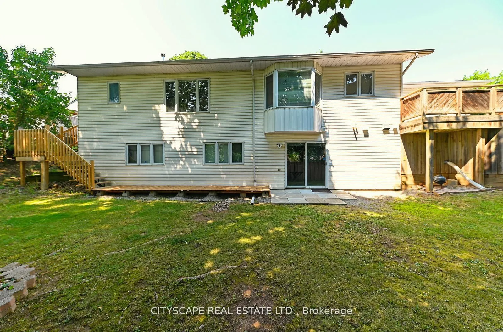 354 Plains Road W