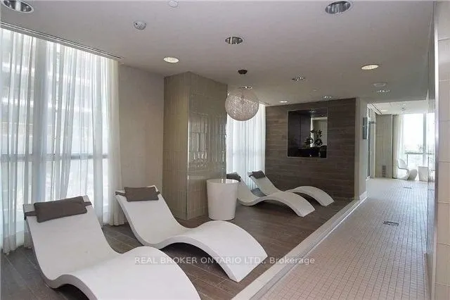 59 Annie Craig Drive, #511