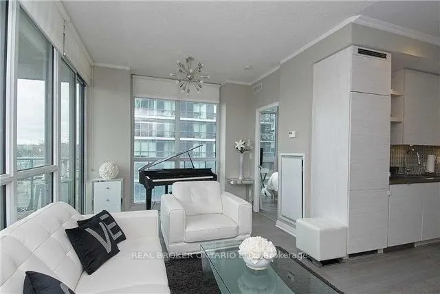 59 Annie Craig Drive, #511
