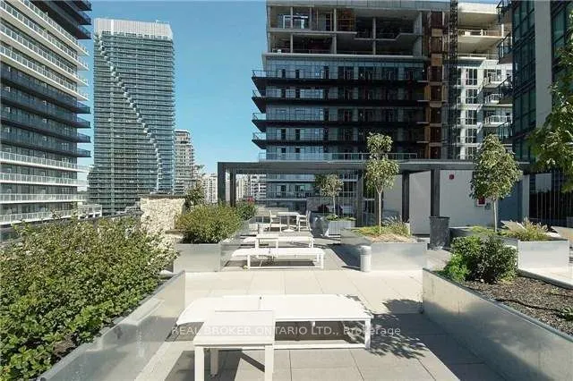 59 Annie Craig Drive, #511