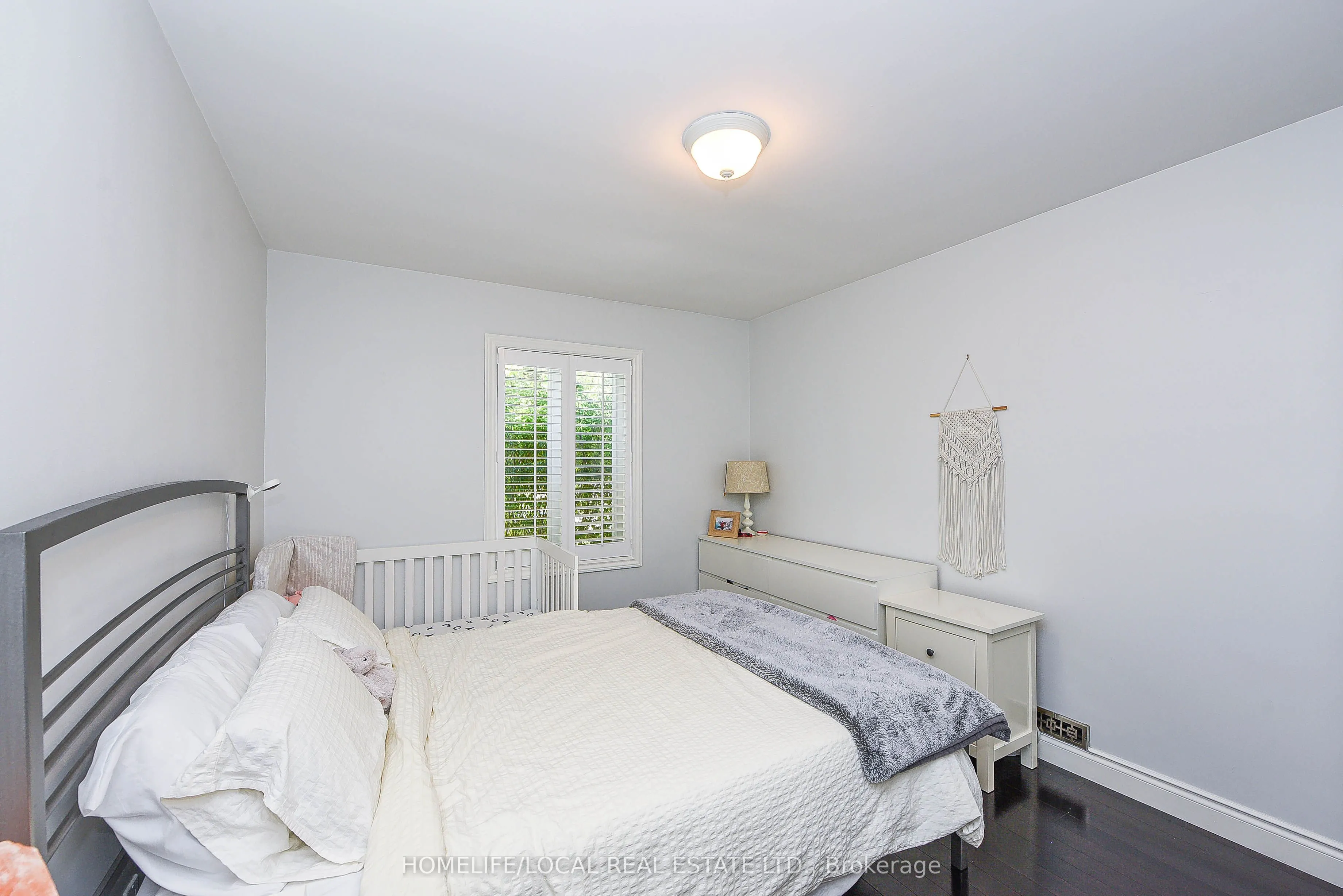 570 Exbury Crescent