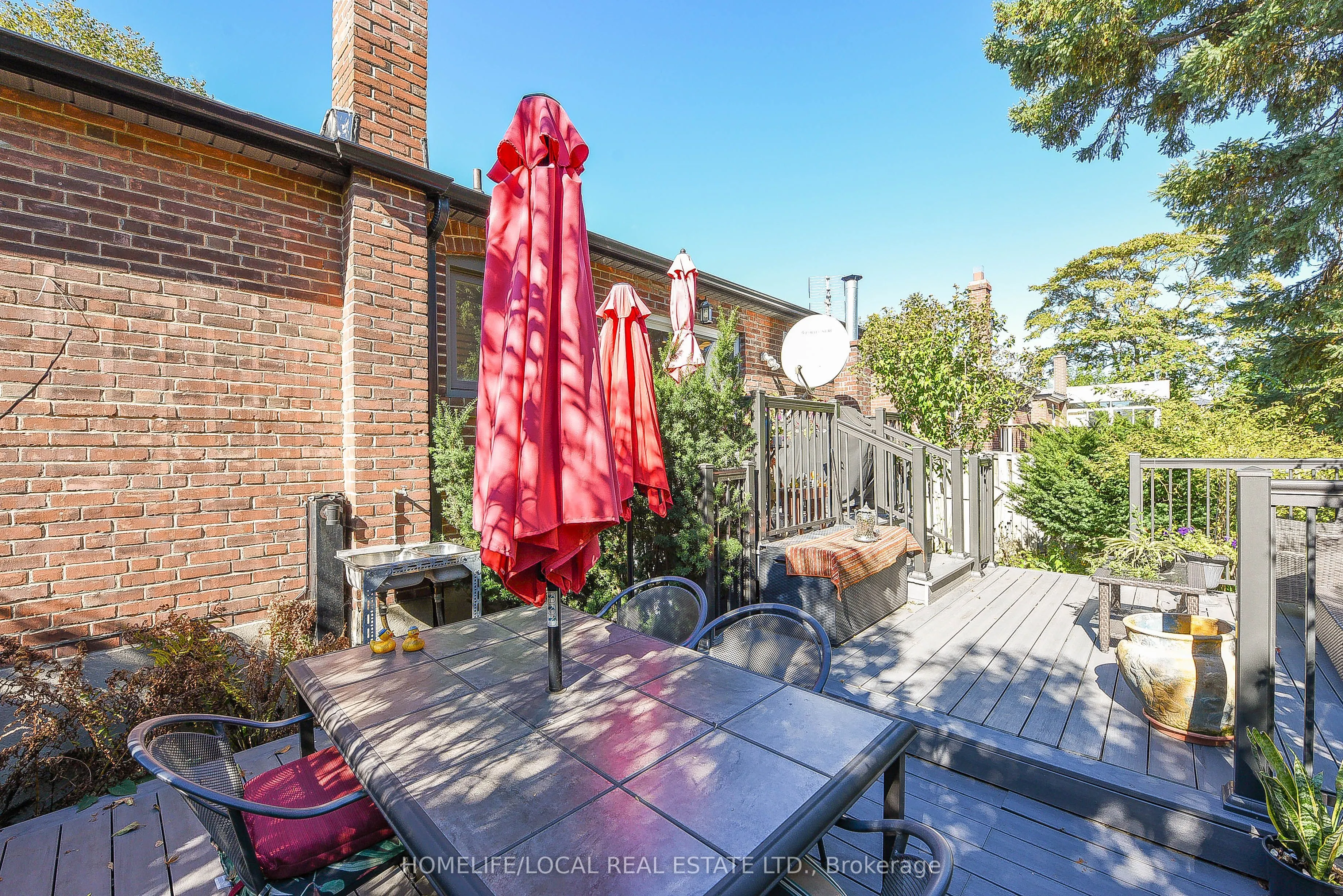 570 Exbury Crescent