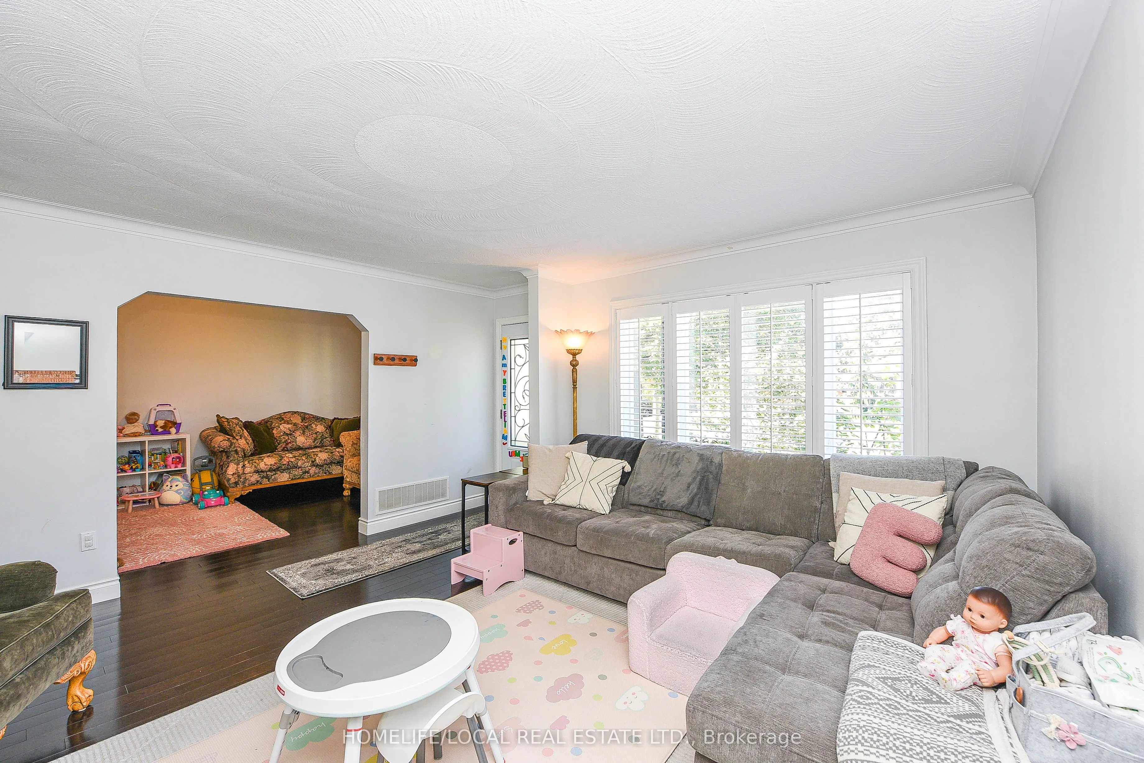 570 Exbury Crescent