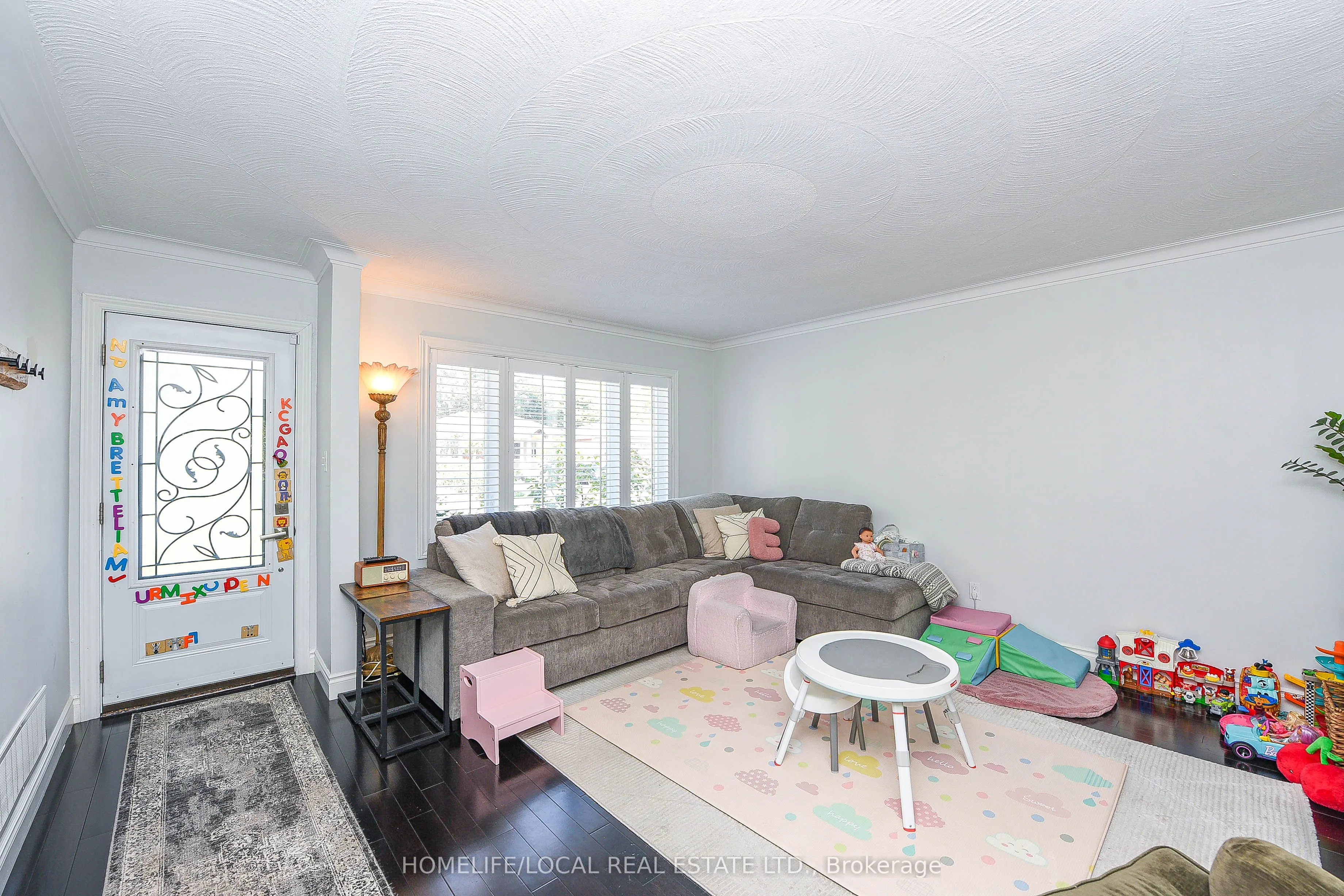 570 Exbury Crescent