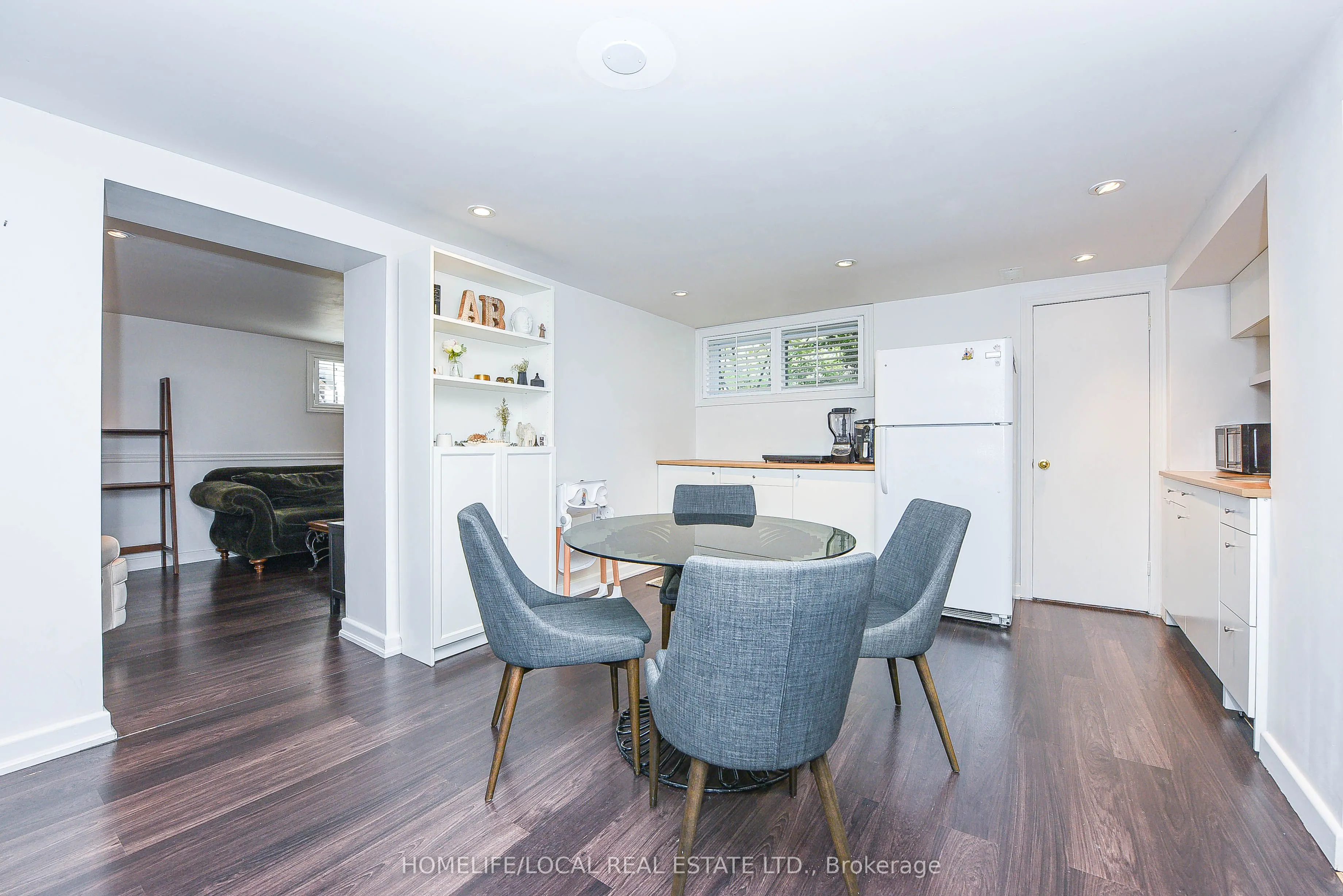 570 Exbury Crescent