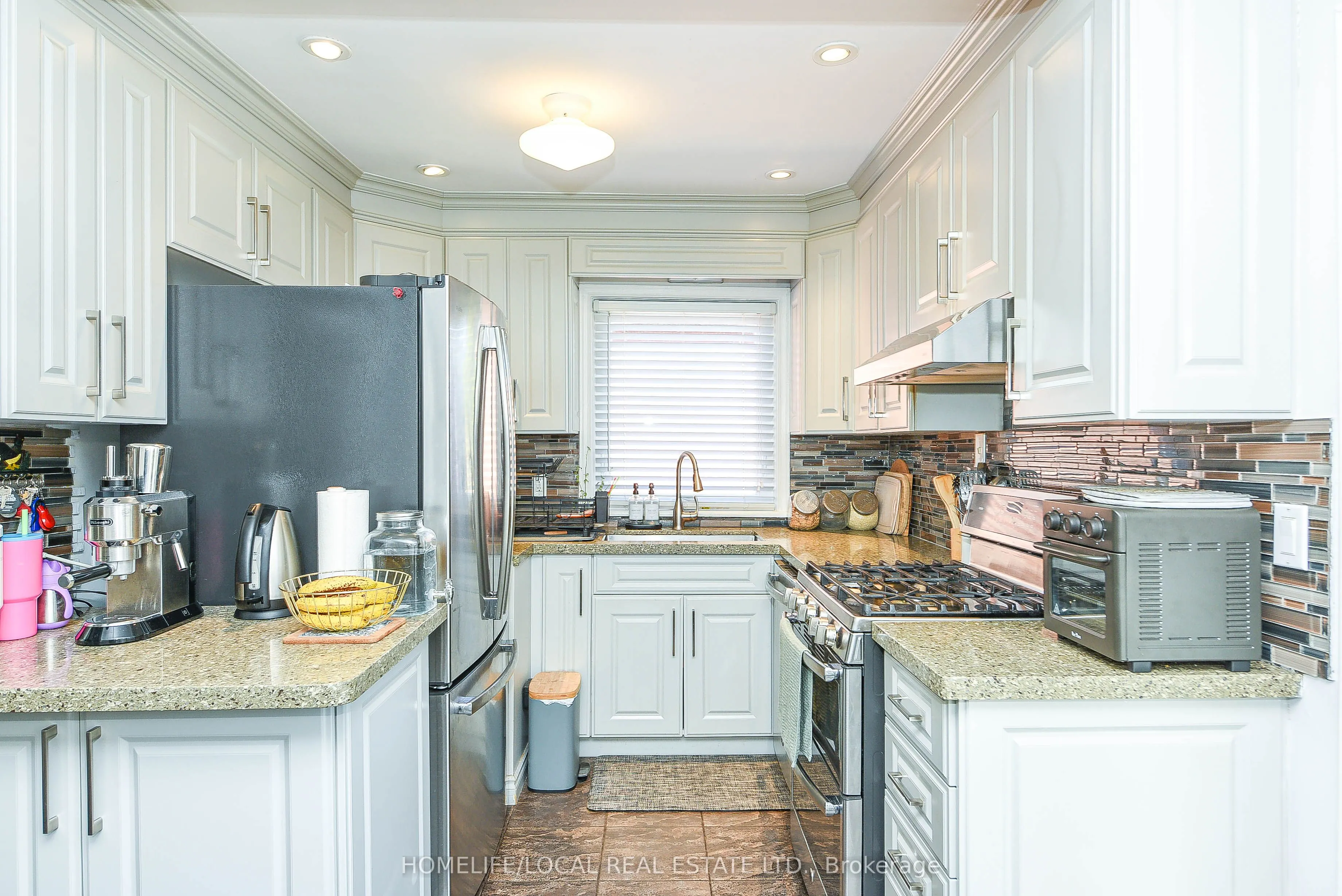 570 Exbury Crescent