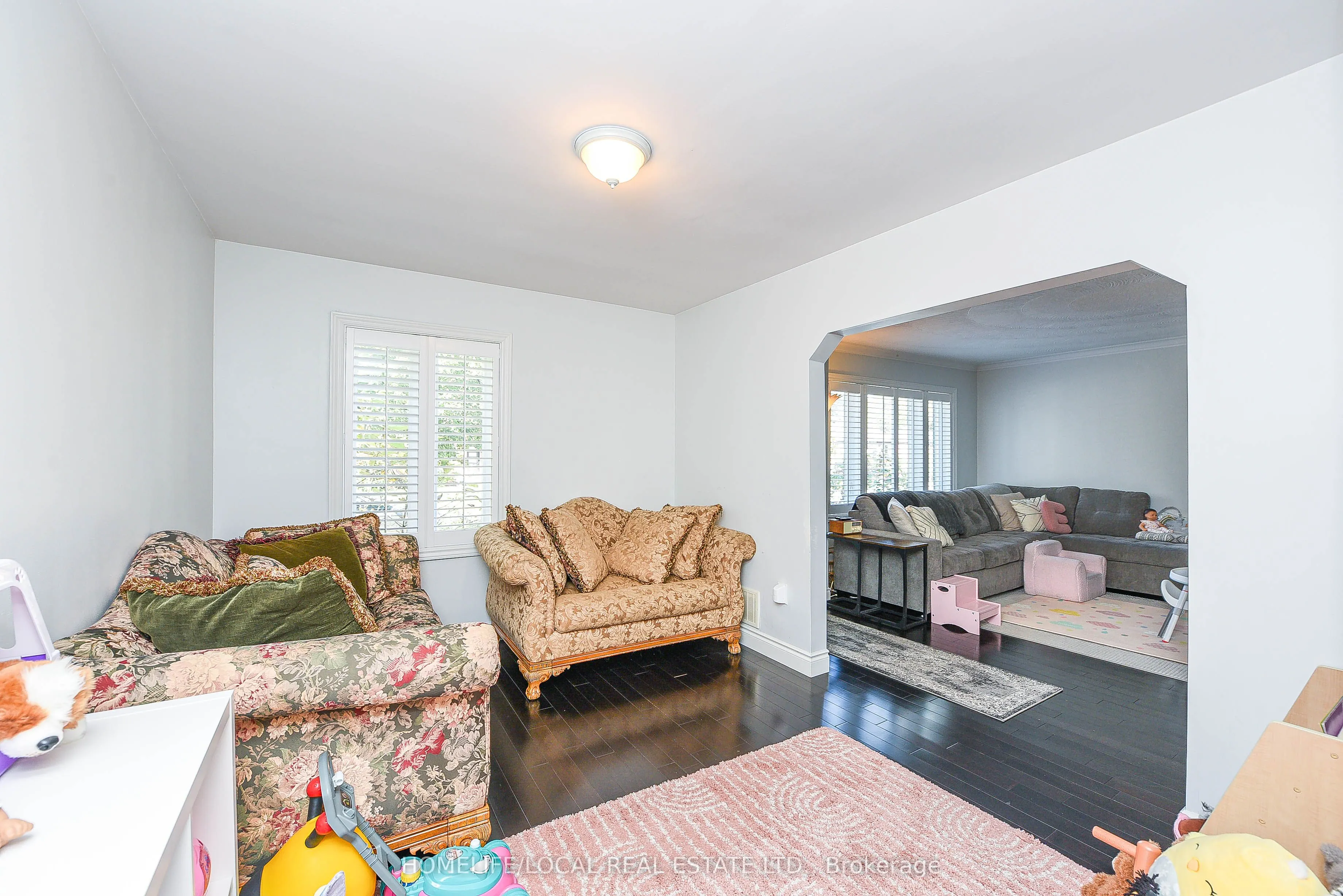 570 Exbury Crescent