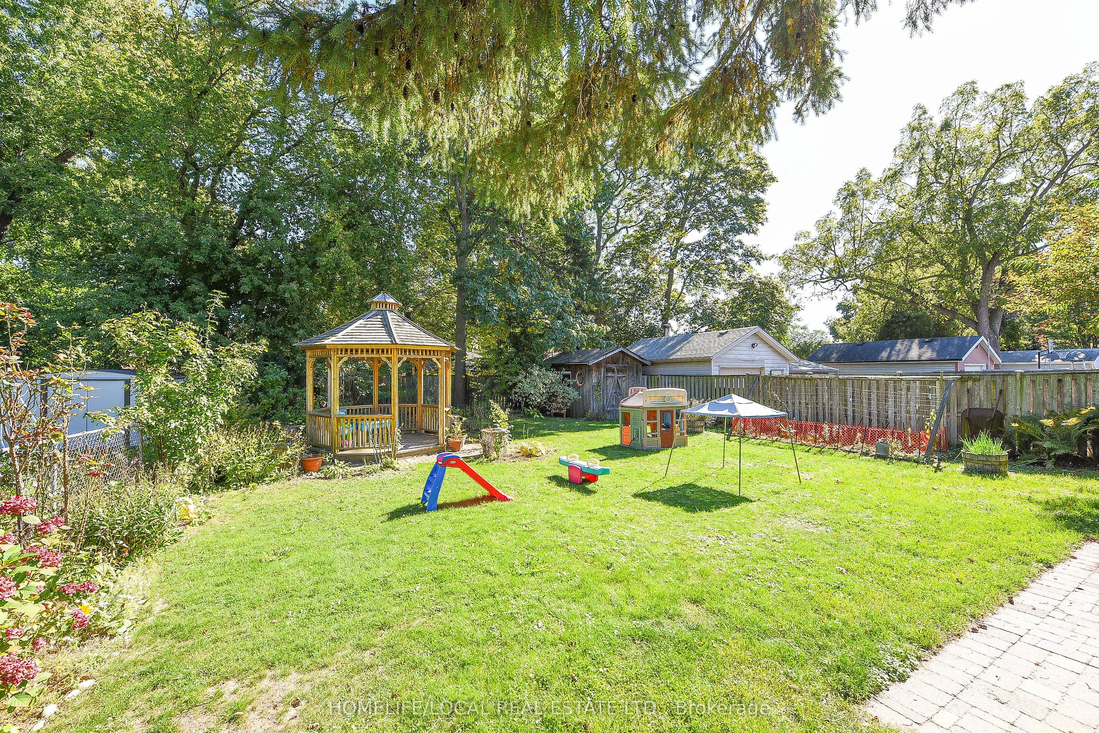 570 Exbury Crescent