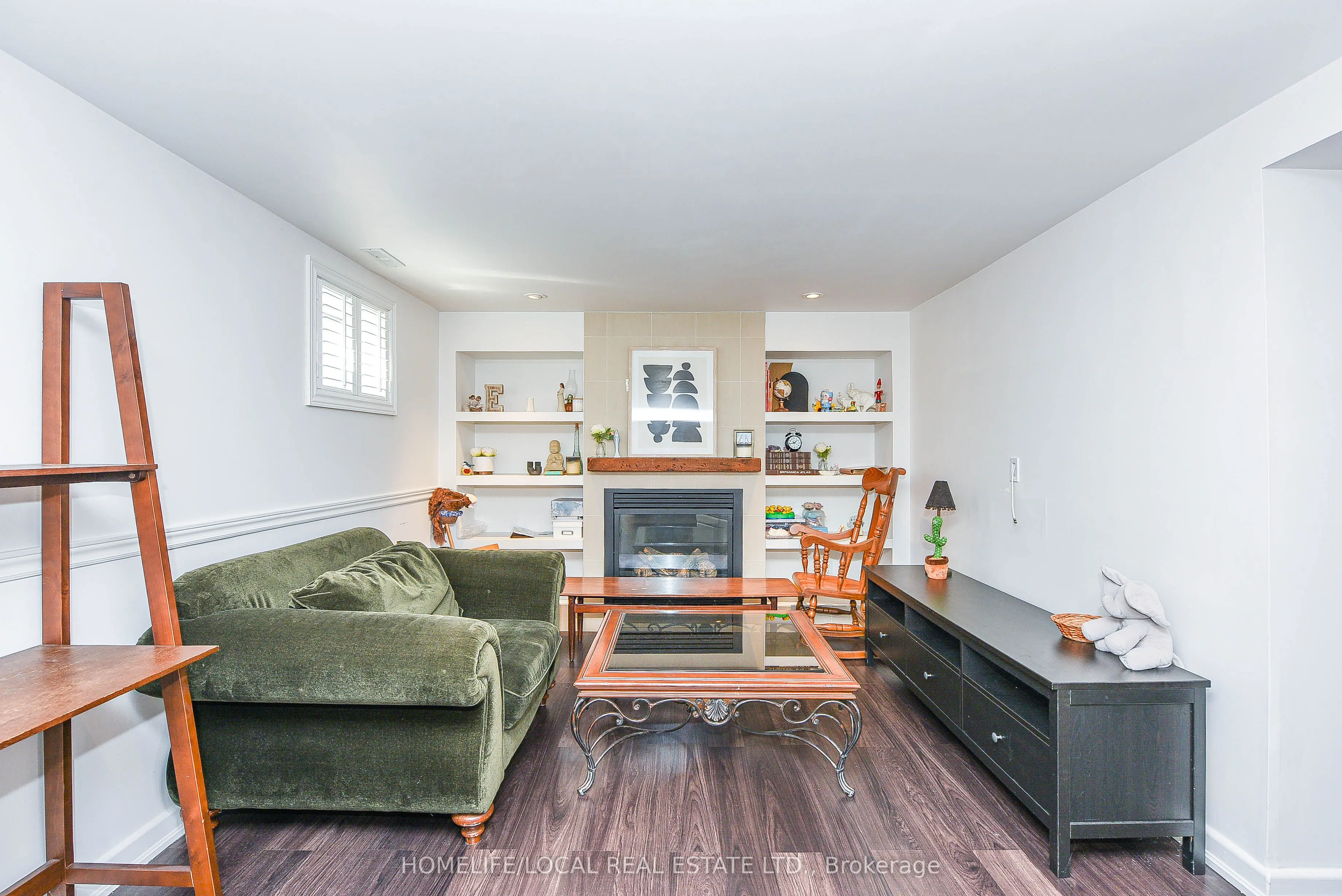 570 Exbury Crescent
