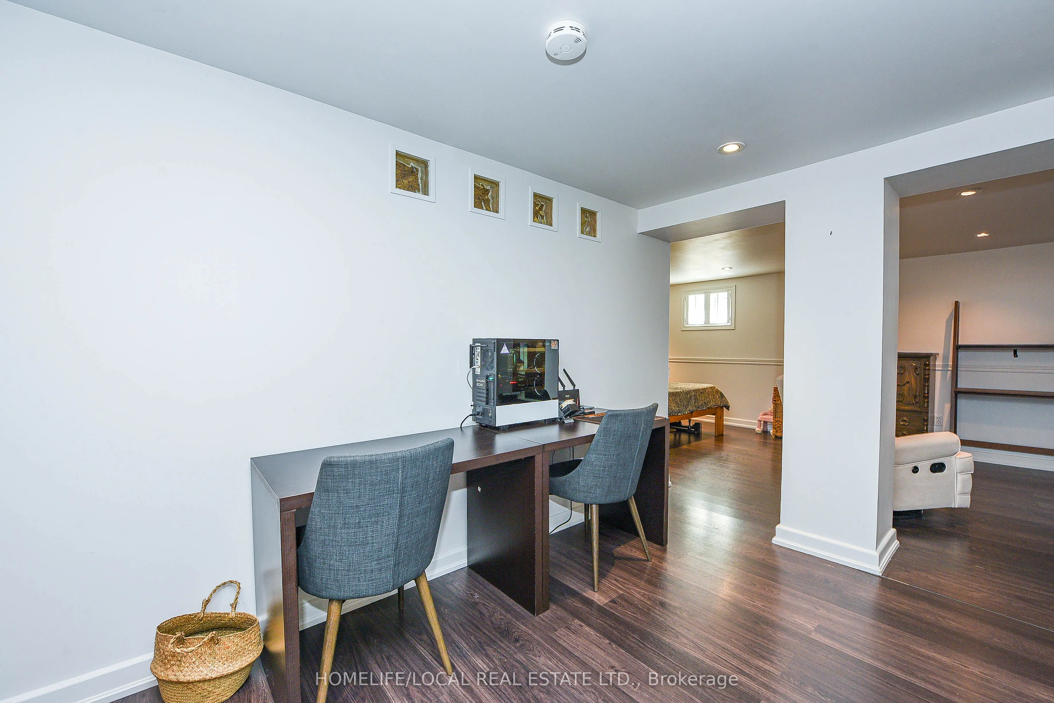 570 Exbury Crescent