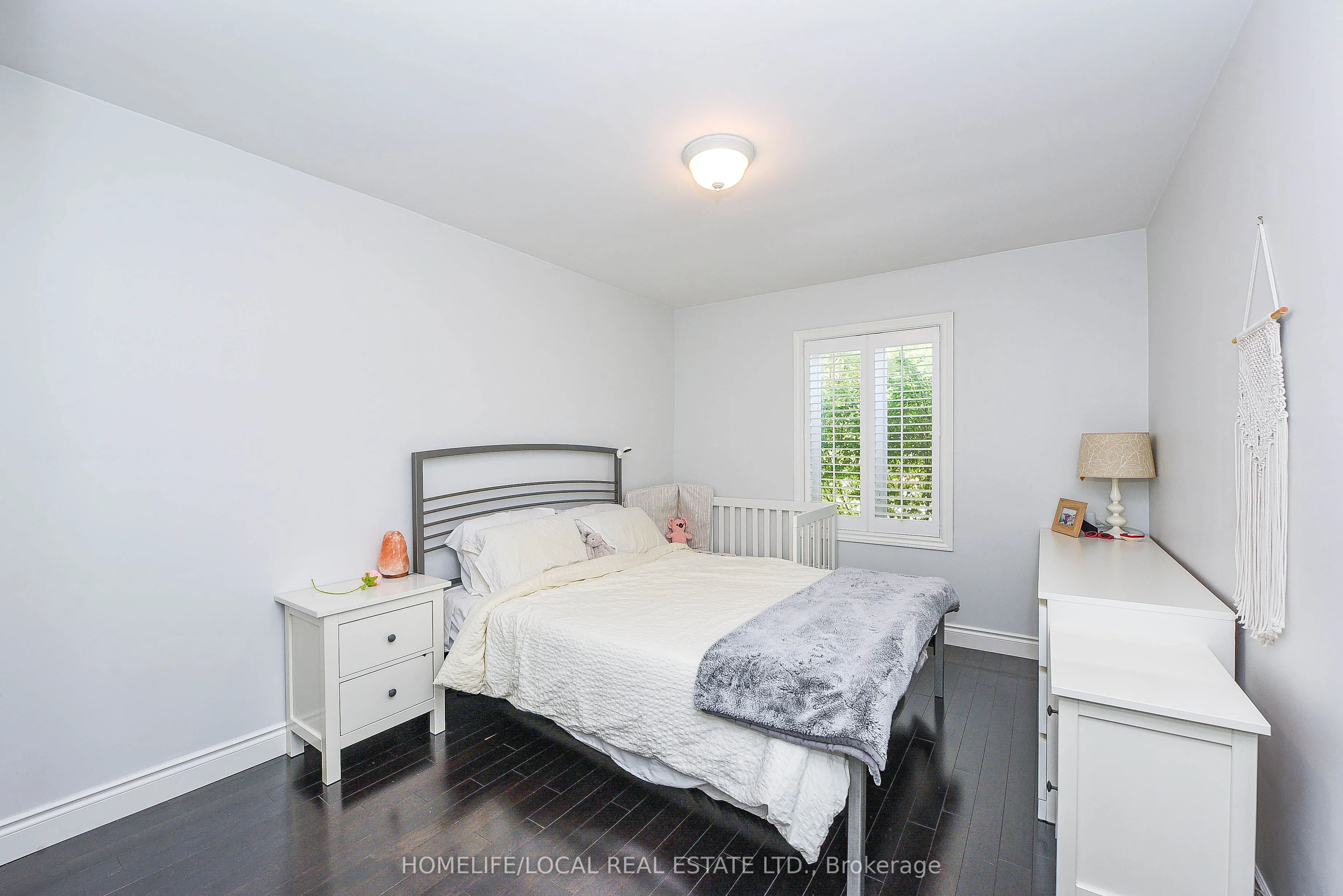 570 Exbury Crescent